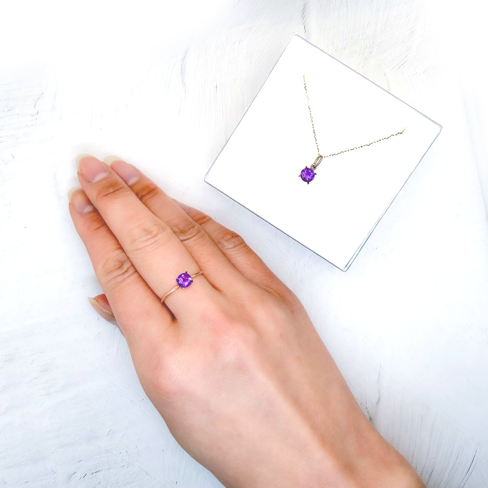 ◇ペアセット◇アメジスト(宝石名アメシスト)ブラジル産 識別済 0.78ct(2pcs合計) / 5x5mm前後 [260131643]