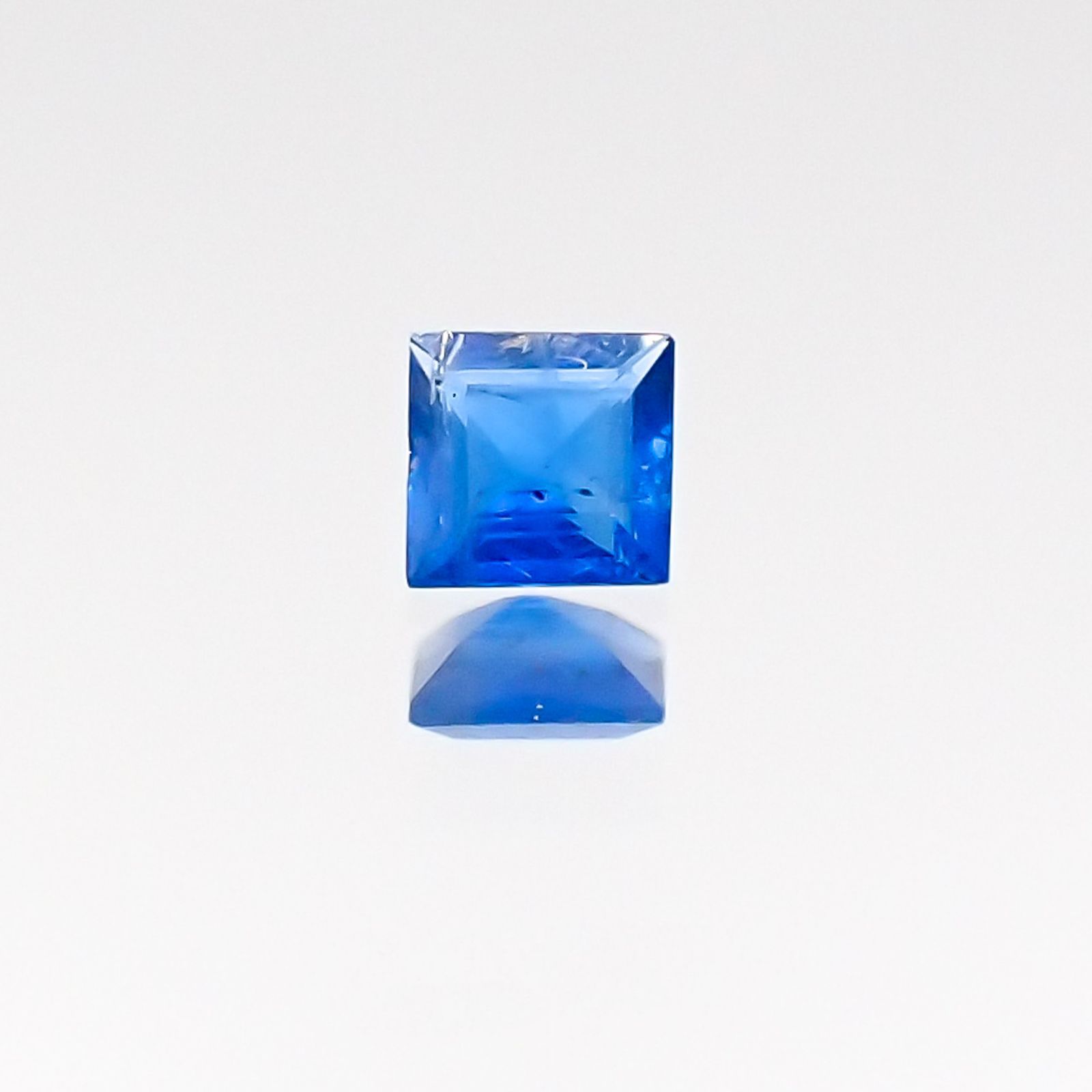 アウイナイト ドイツ産 ルース 0.032ct[20117650]2.1×2.1mm前後