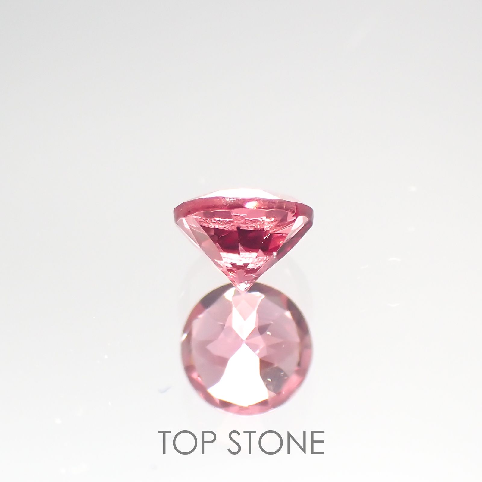 ホットピンクスピネル タンザニア産 ルース 0.32ct[210812590]3.9×3.9mm前後
