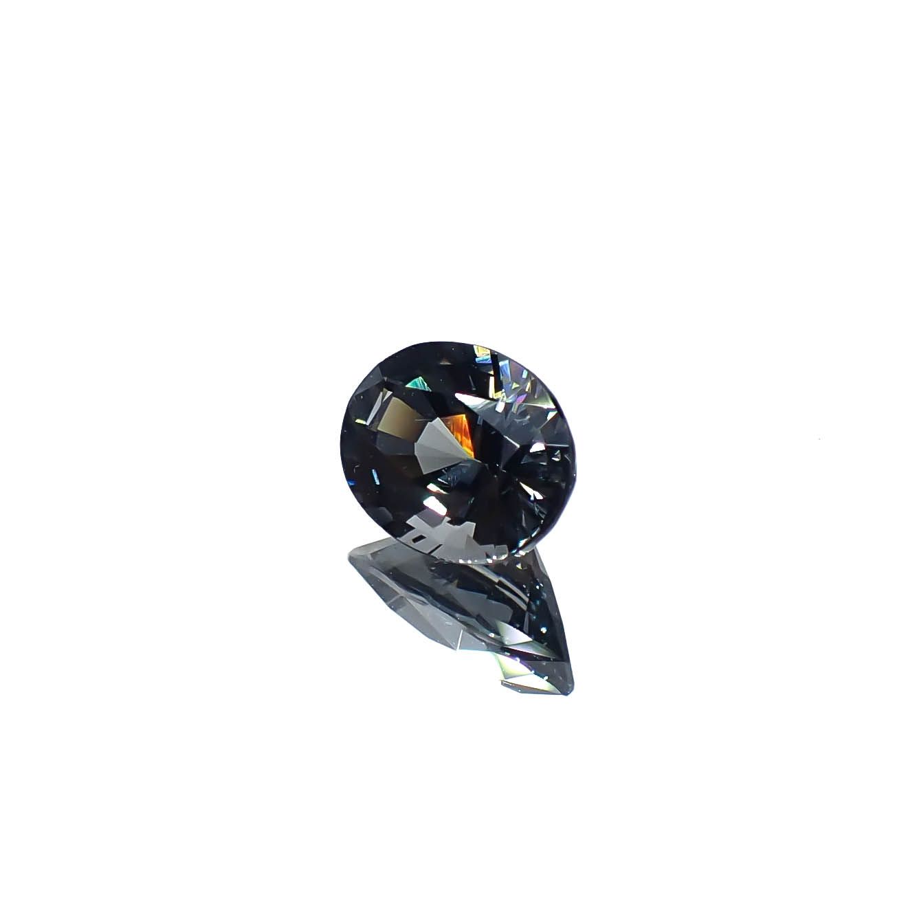 プラチナスピネル(宝石名スピネル)ビルマ産 0.94ct 識別済[250730757]7.2x5.2mm前後