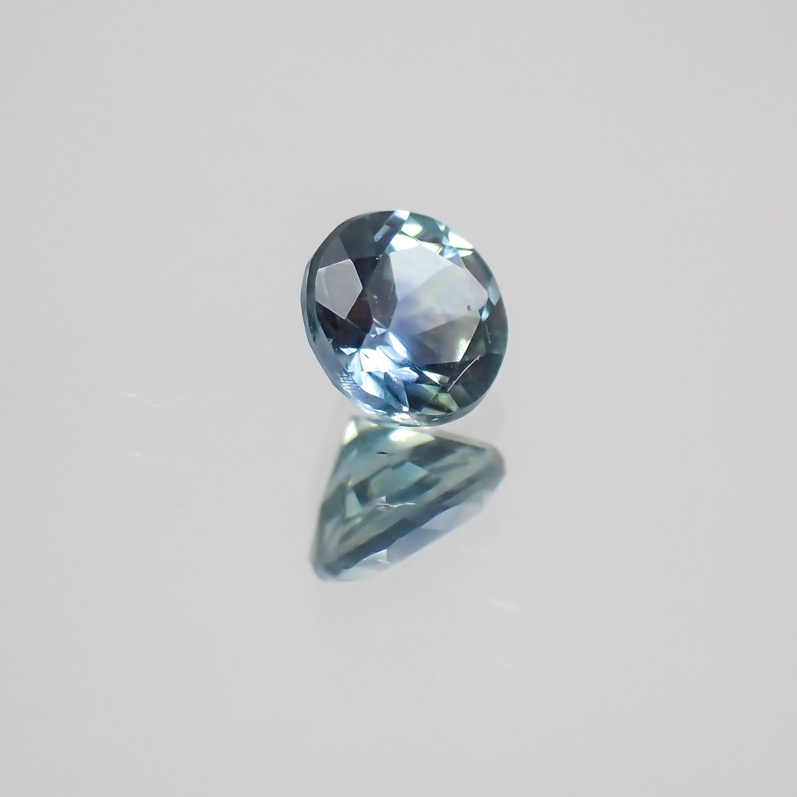 モンタナサファイア アメリカ産 ルース 0.21ct[21019489]3.4×3.4mm前後