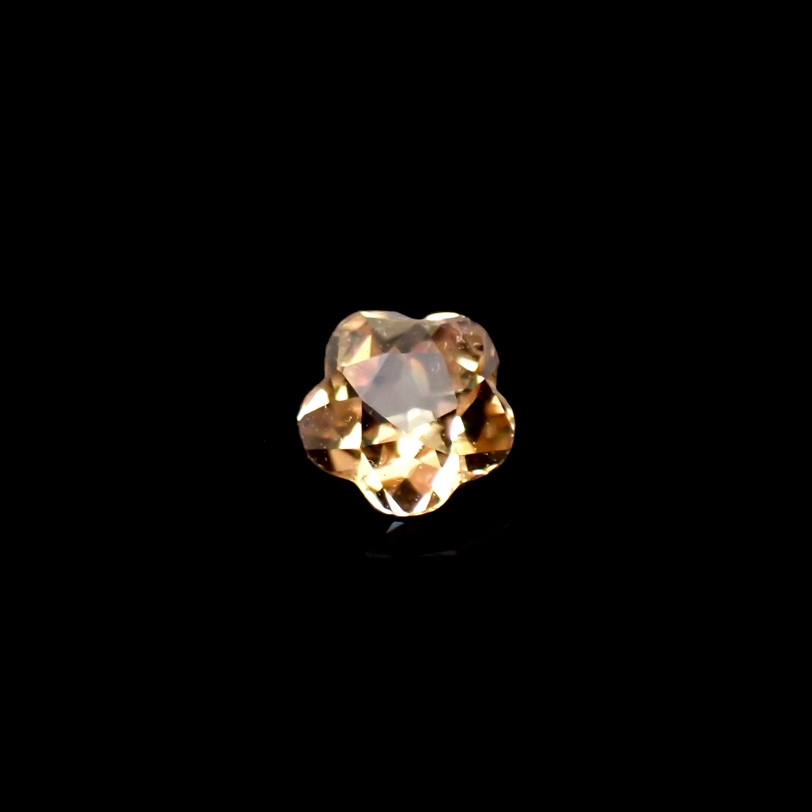 ◇カスタム・フラワーカット◇ファンシーカラーサファイア スリランカ/マダガスカル産 0.23ct [250329994]3.8x3.8mm前後