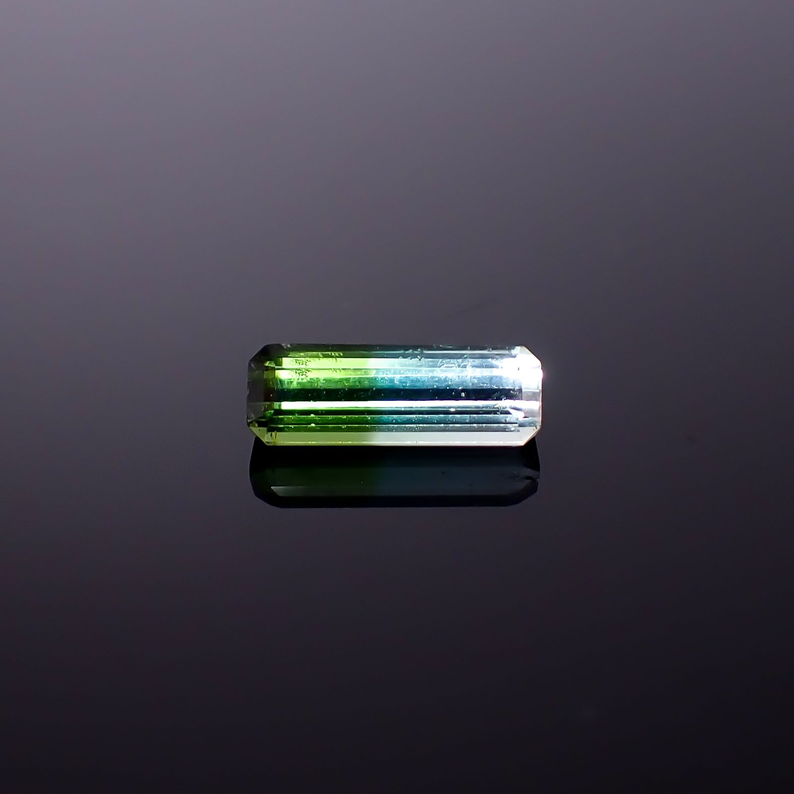 バイカラートルマリン アフガニスタン産 1.37ct / 10.8x3.7mm前後 [260932770]