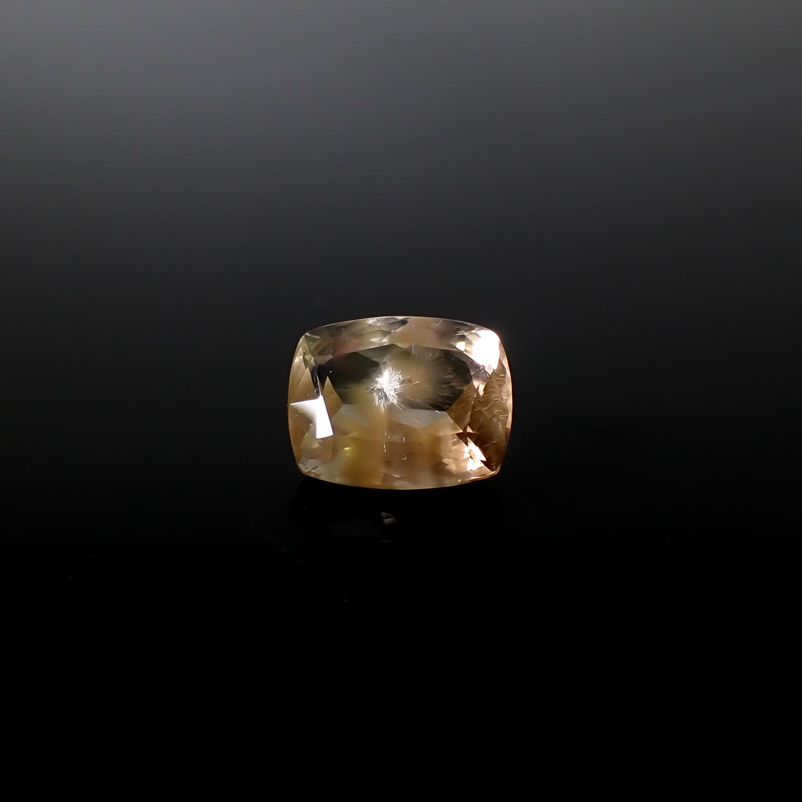 ポンポンクォーツ ブラジル産 12.86ct / 16.5x13mm前後 [260331903]