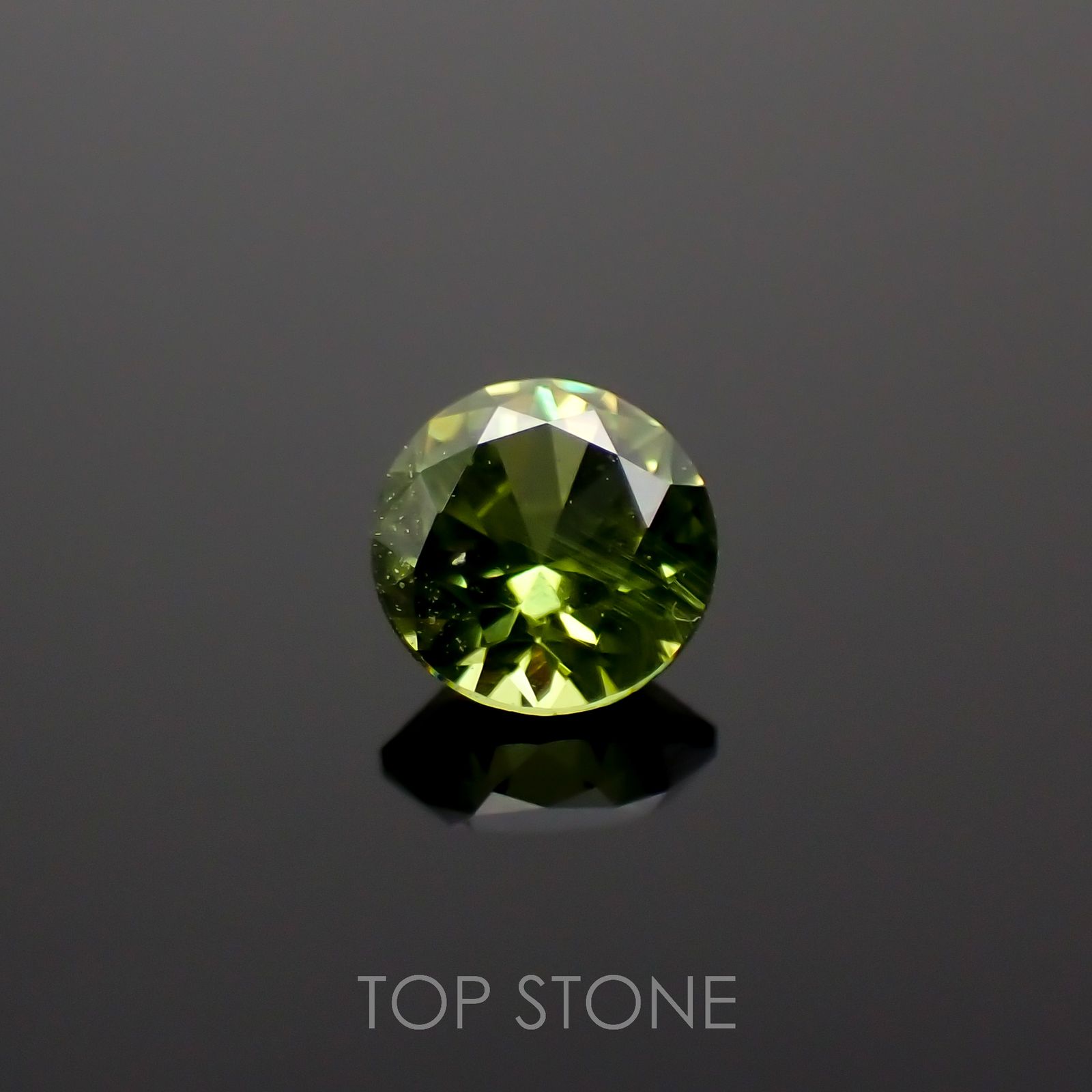 デマントイドガーネット ロシア産 0.18ct[221018226]3.3x3.3mm前後