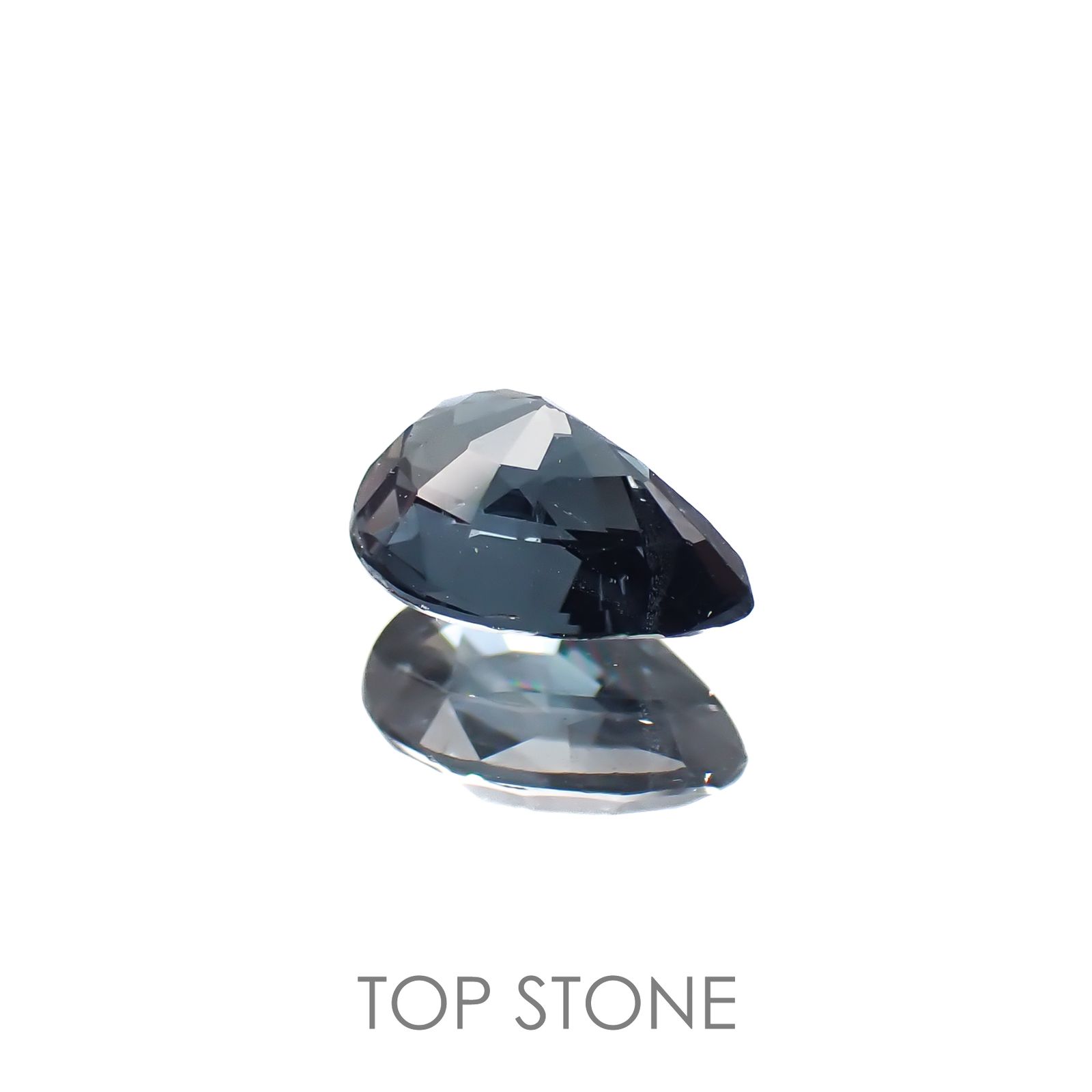 カラーチェンジガーネット アレキタイプ(宝石名ガーネット)マダガスカル・ベキリー産 0.80ct 識別済[220716947]6.8x4.6mm前後