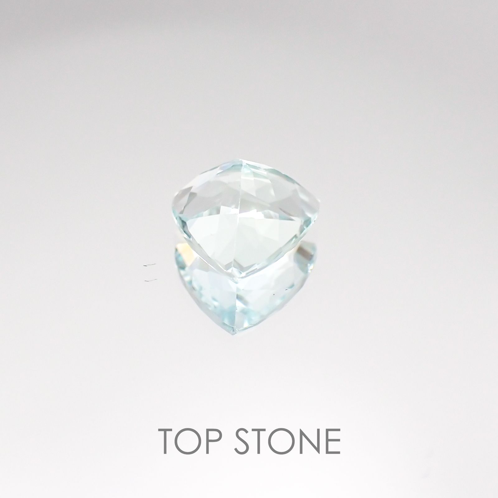 アンブリゴナイト/モンテブラサイト マダガスカル産 ルース 1.92ct[20127383]8.4×8.7mm前後