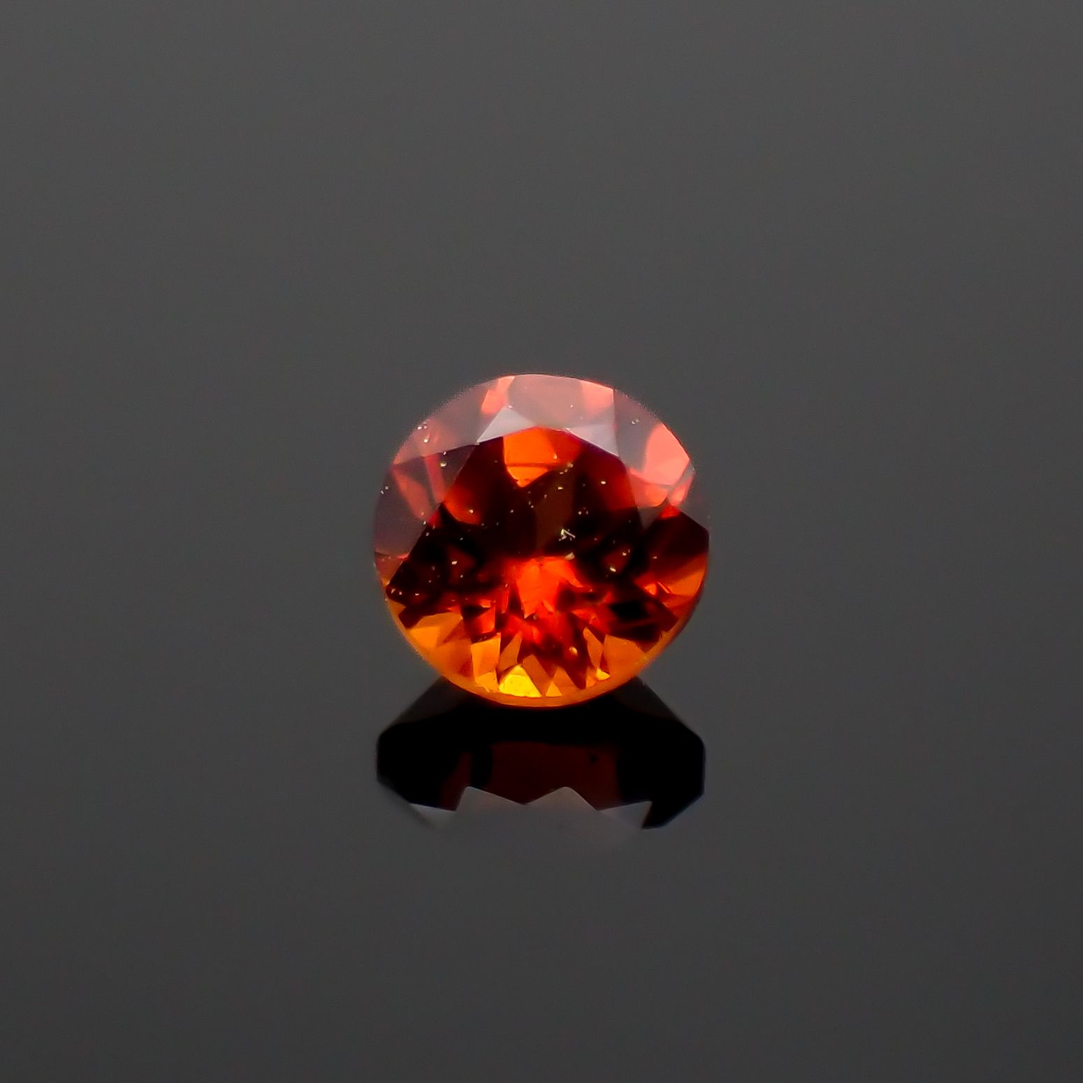 オレンジロードクロサイト 南アフリカ産 0.13ct[230321030]2.8x2.8mm前後
