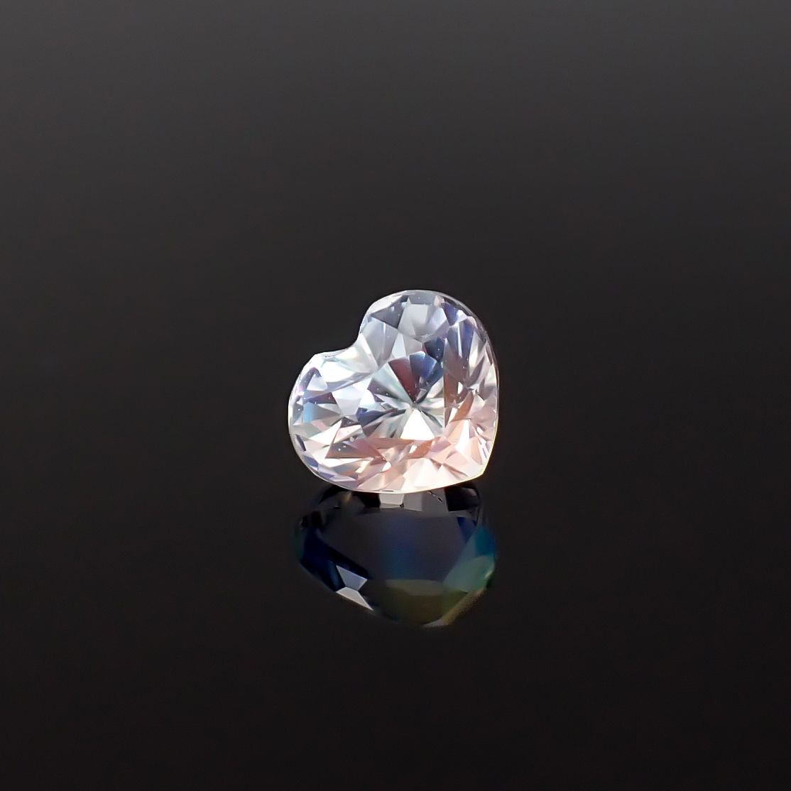 レインボームーンストーン マダガスカル産 0.58ct / 4.6x5.3mm前後 [260632379]