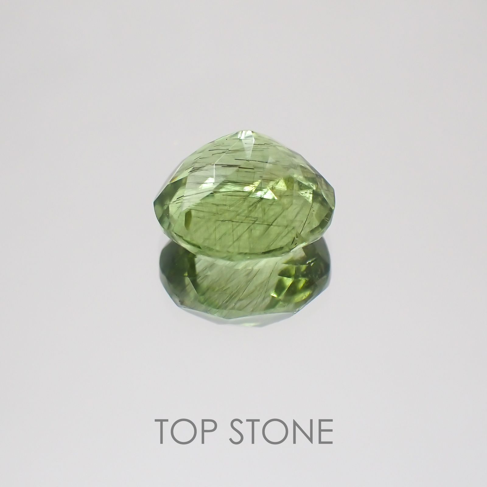 ルドウィジャイトインペリドット  パキスタン産 ルース 3.36ct[20128795]9.5×9mm前後