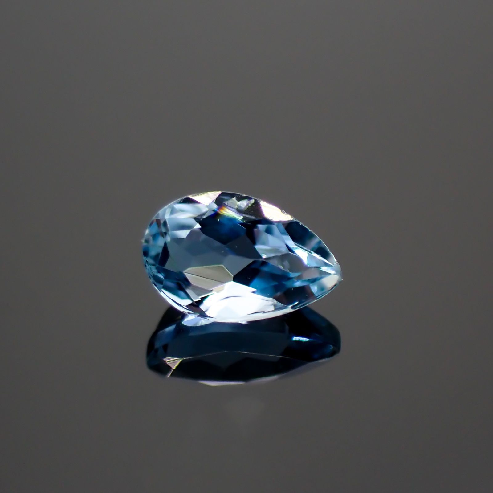サンタマリアアクアマリン ブラジル産 0.24ct[220114041]4.9x3.1mm前後