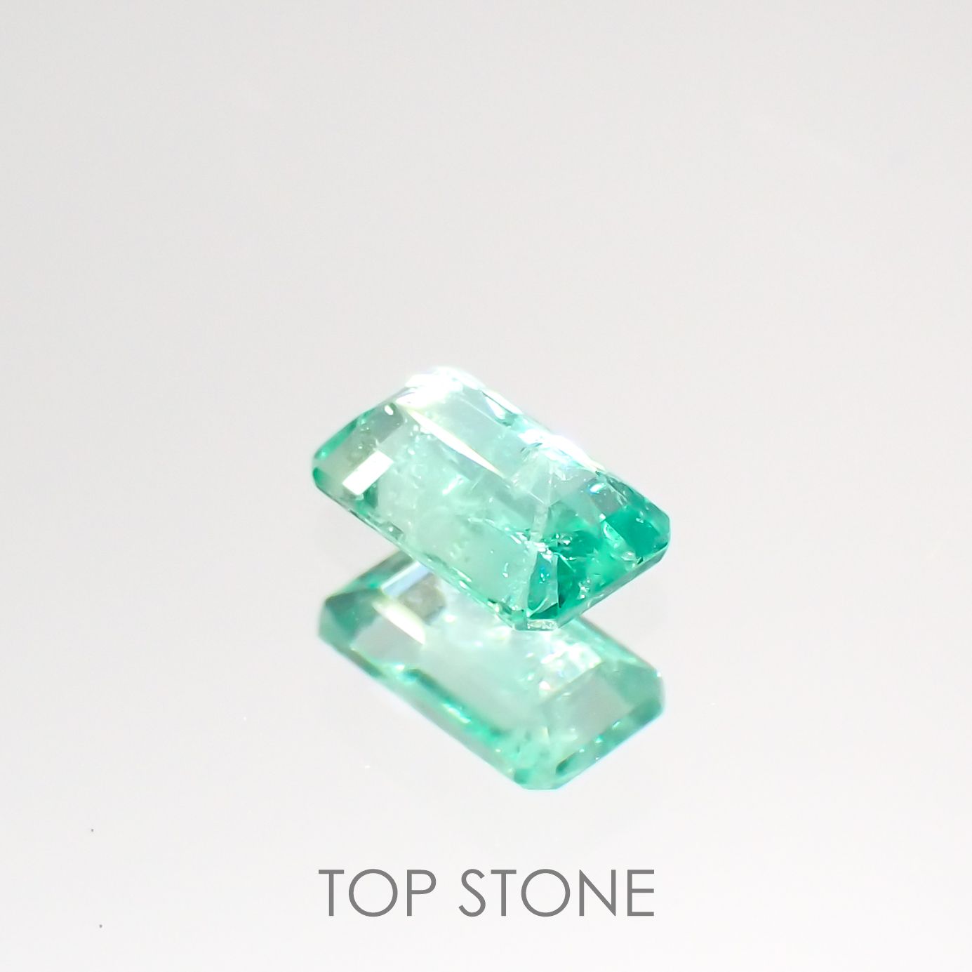 エメラルド ザンビア産 ルース 0.26ct[210812997]5×3mm前後