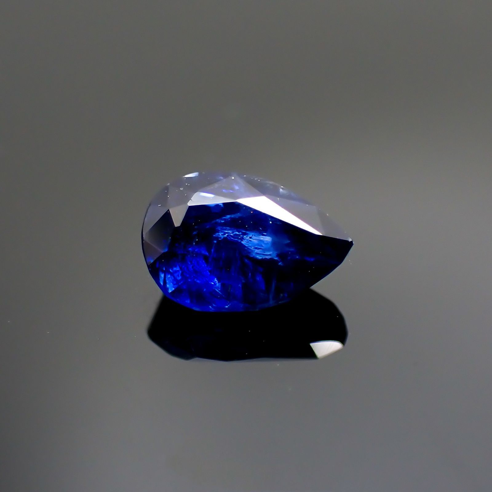 カイヤナイト(宝石名カイヤナイト)ネパール産 1.01ct 識別済[231023929]7.2x5mm前後