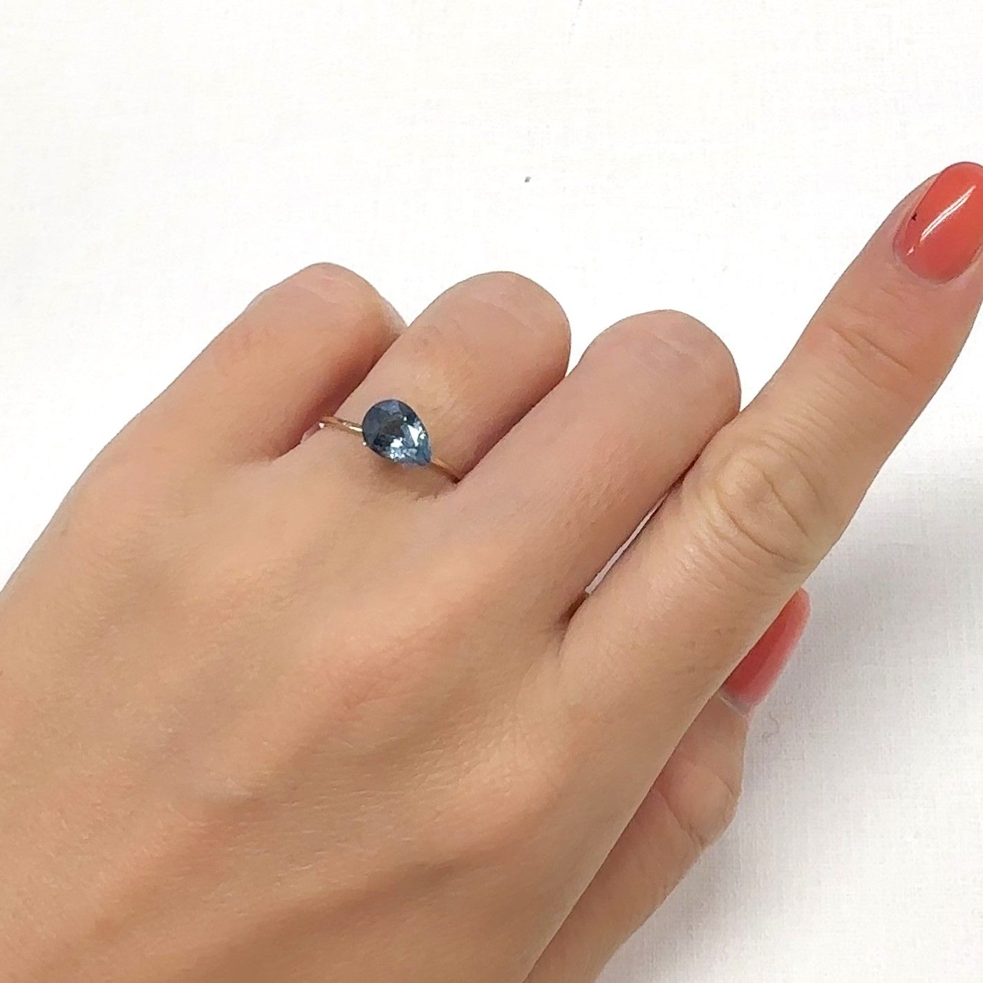 アパタイト フルオレッセンス ジンバブエ産 1.53ct[240929091]8.5x6.1mm前後