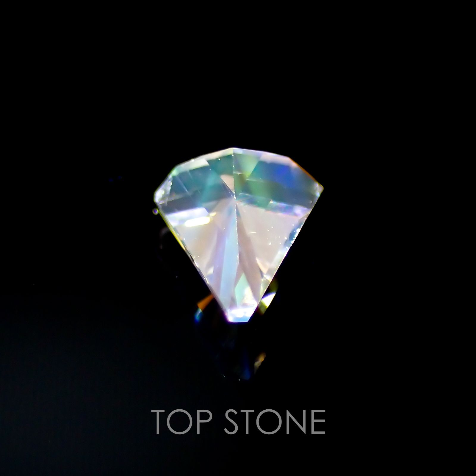レインボームーンストーン(アンデシンラブラドライト) マダガスカル産 ルース 0.26ct[210310391]5.1×3.8mm前後