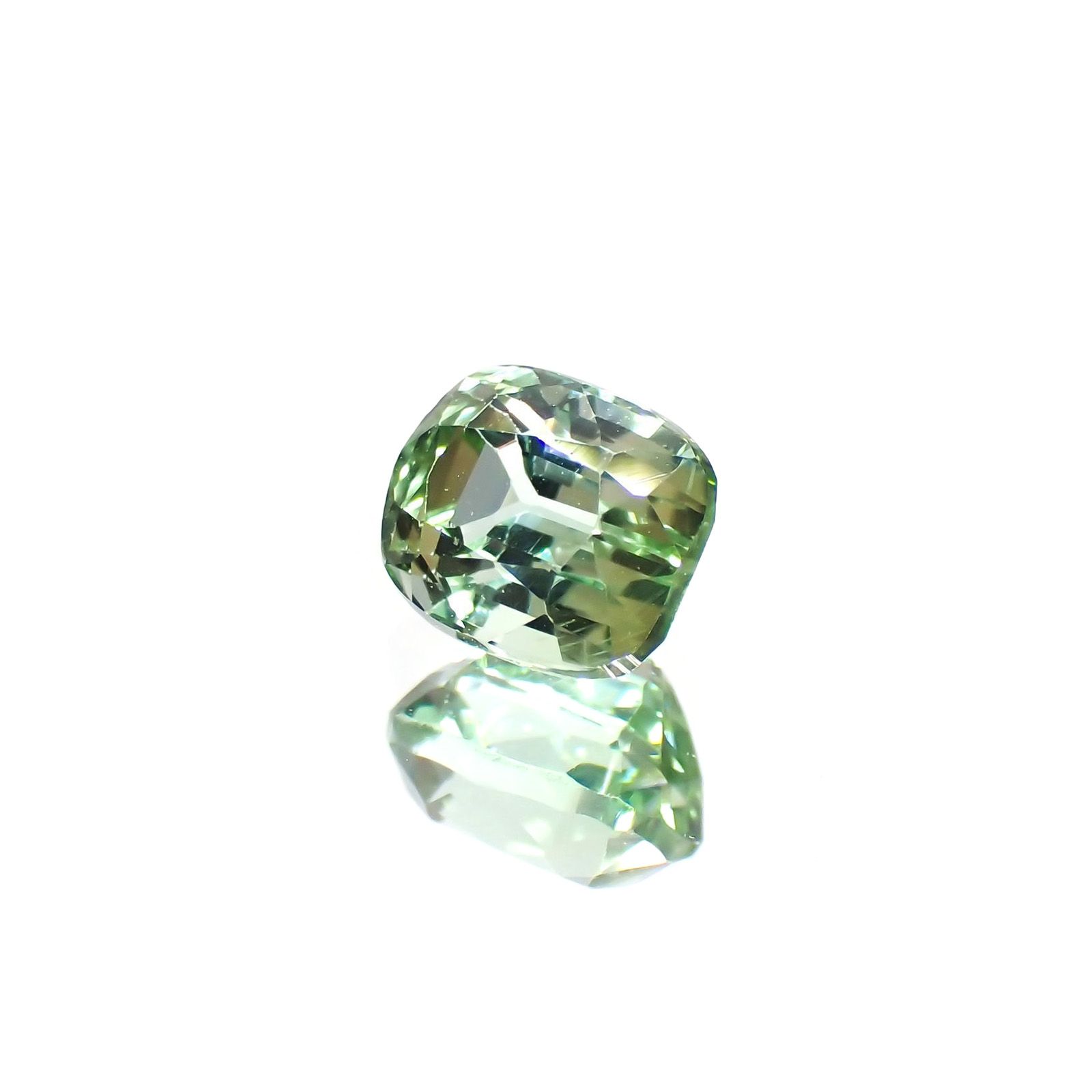 ブルーグリーントルマリン アフガニスタン産 0.82ct / 5.7x4.8mm前後 [220114089]