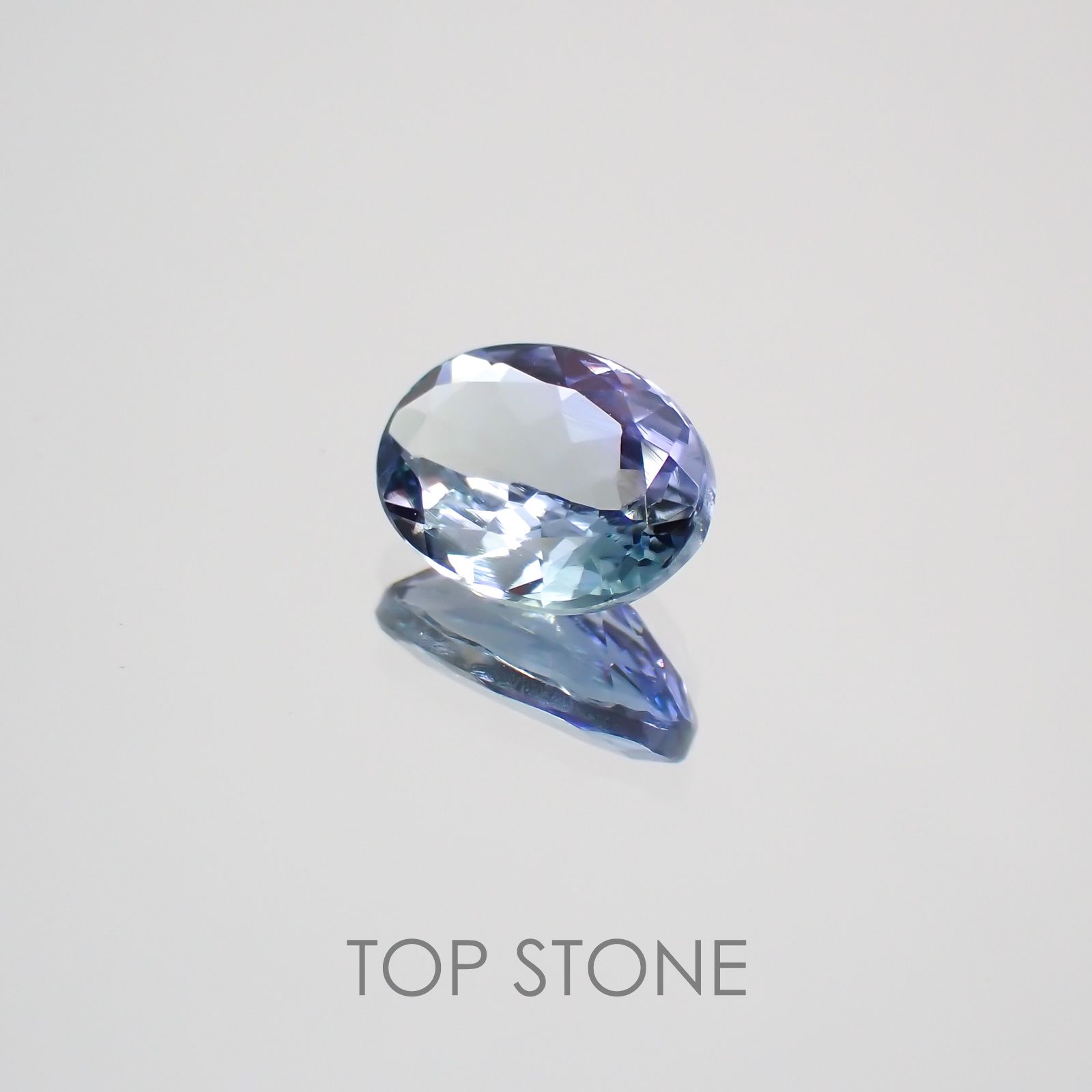 パーティーカラータンザナイト タンザニア産 ルース 0.81ct[210410409]6.9×5.1mm前後