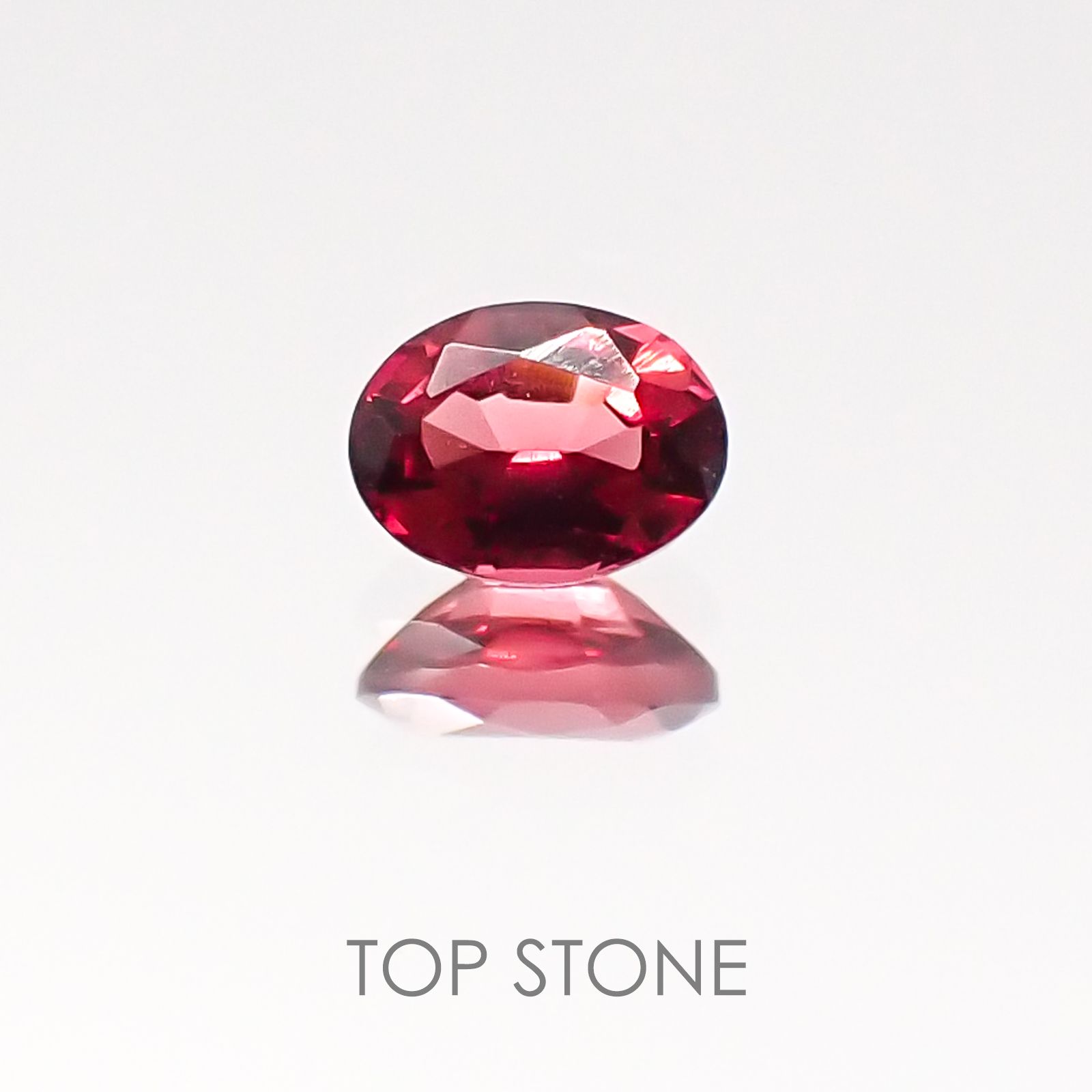 レッドスピネル タンザニア産 ルース 0.21ct[20117695]4.1×3.1mm前後