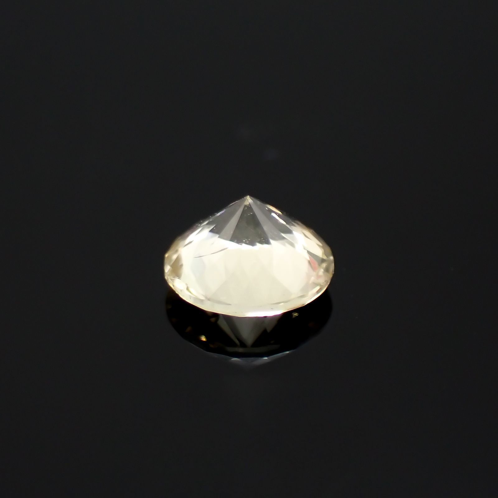 イエローダンビュライト(宝石名イエロー・ダンブライト)タンザニア産 0.25ct 識別済[220918007]4.1x4.1mm前後