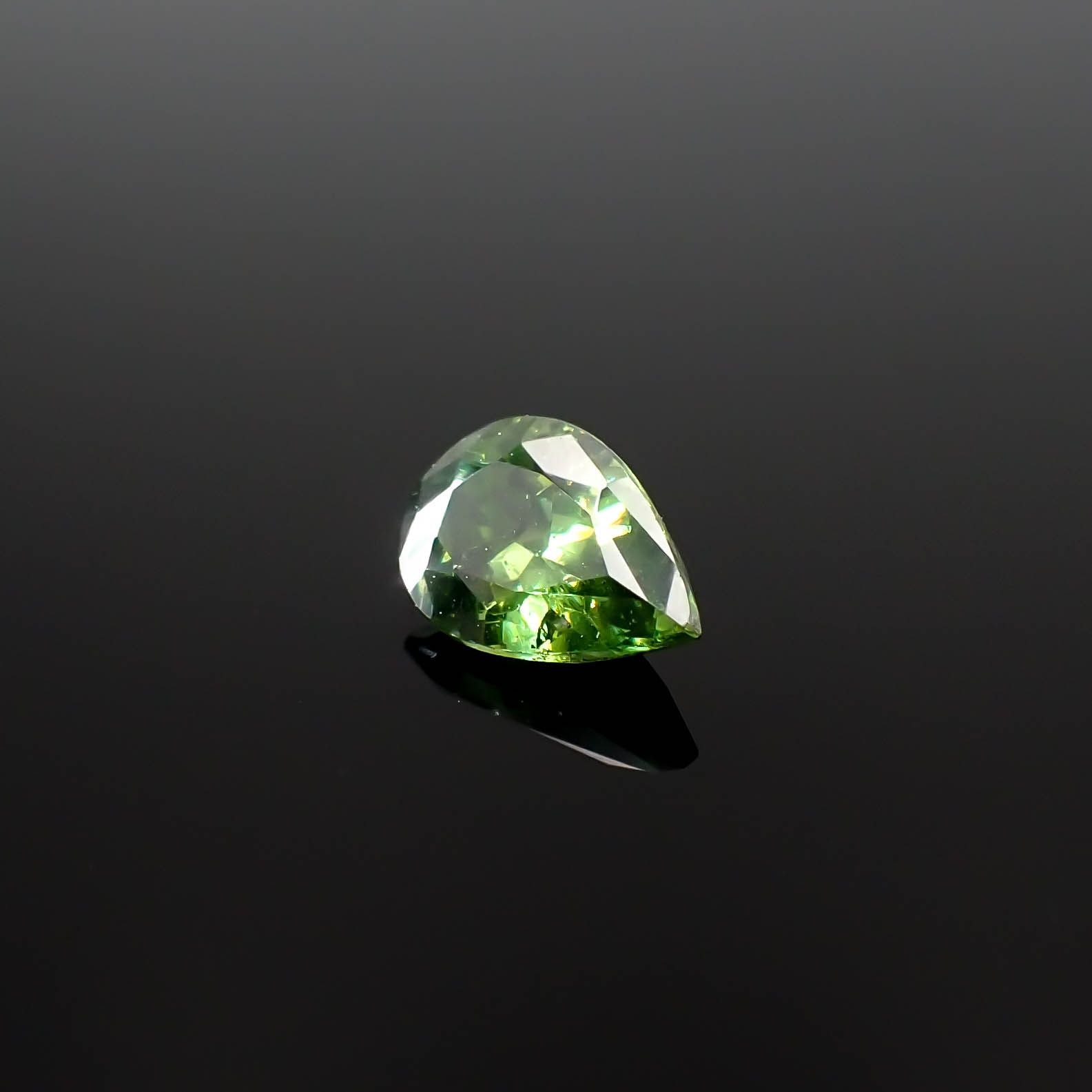 グリーンスファレライト(宝石名グリーン・スファレライト)ブルガリア産 0.729ct ソ付(彩珠)[231225083]7x4.7mm前後