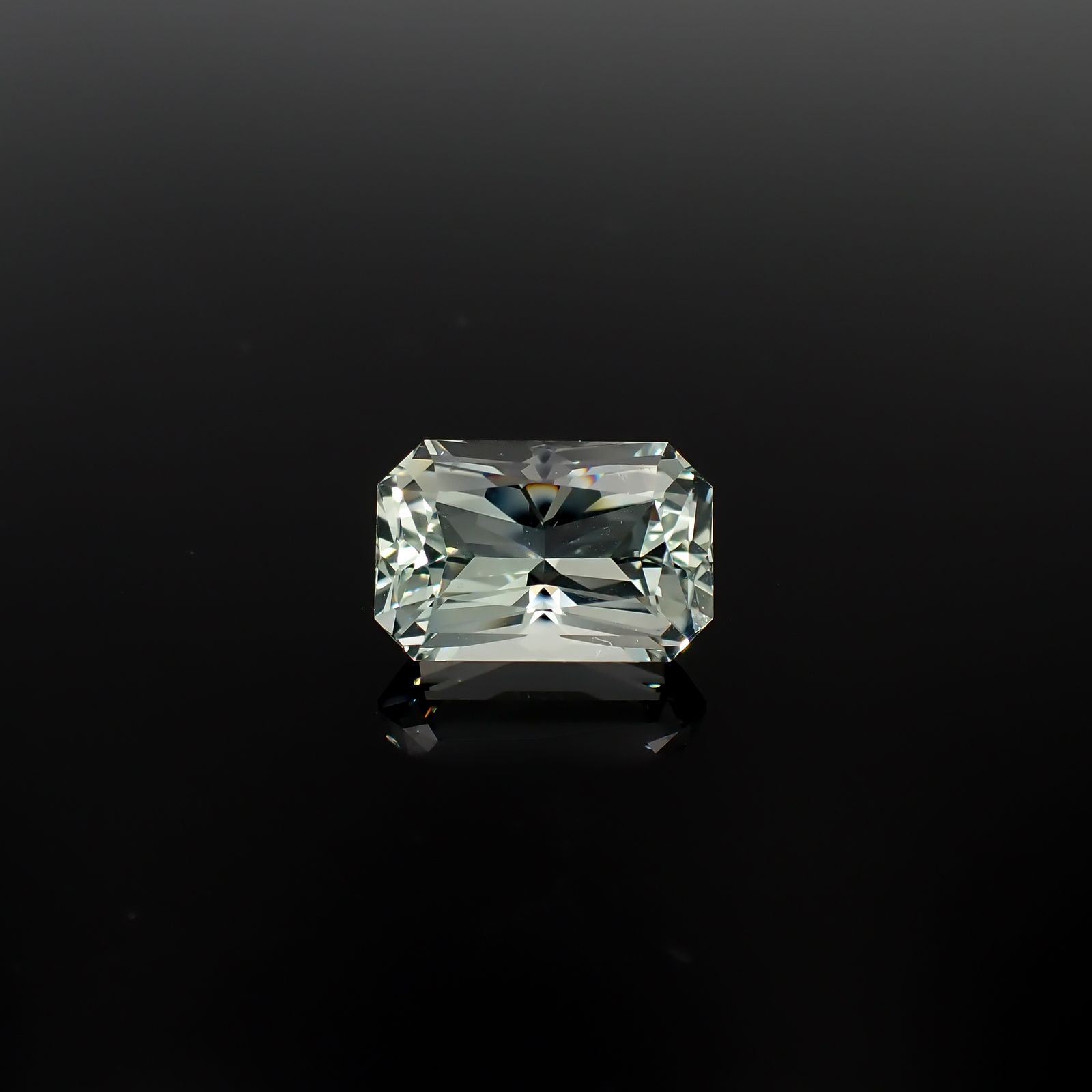 オリゴクレース(宝石名オリゴクレース)ケニア産 4.70ct 識別済[240628006]12.5x8.2mm前後