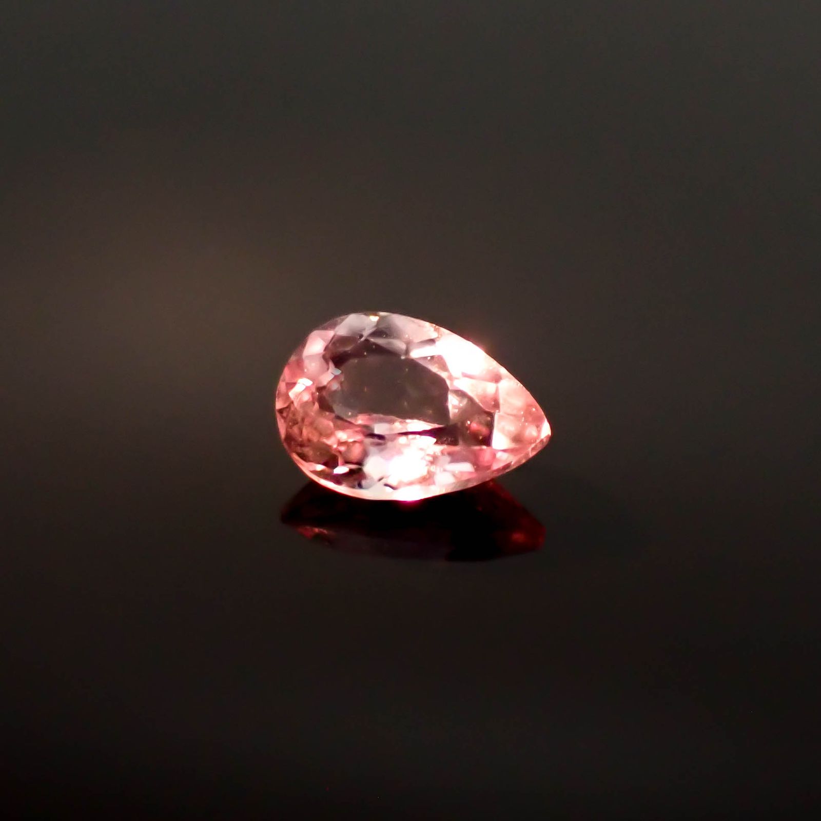 カラーシフト ピンクダイアスポア アフガニスタン産 0.45ct[240627978]6.1x4.2mm前後