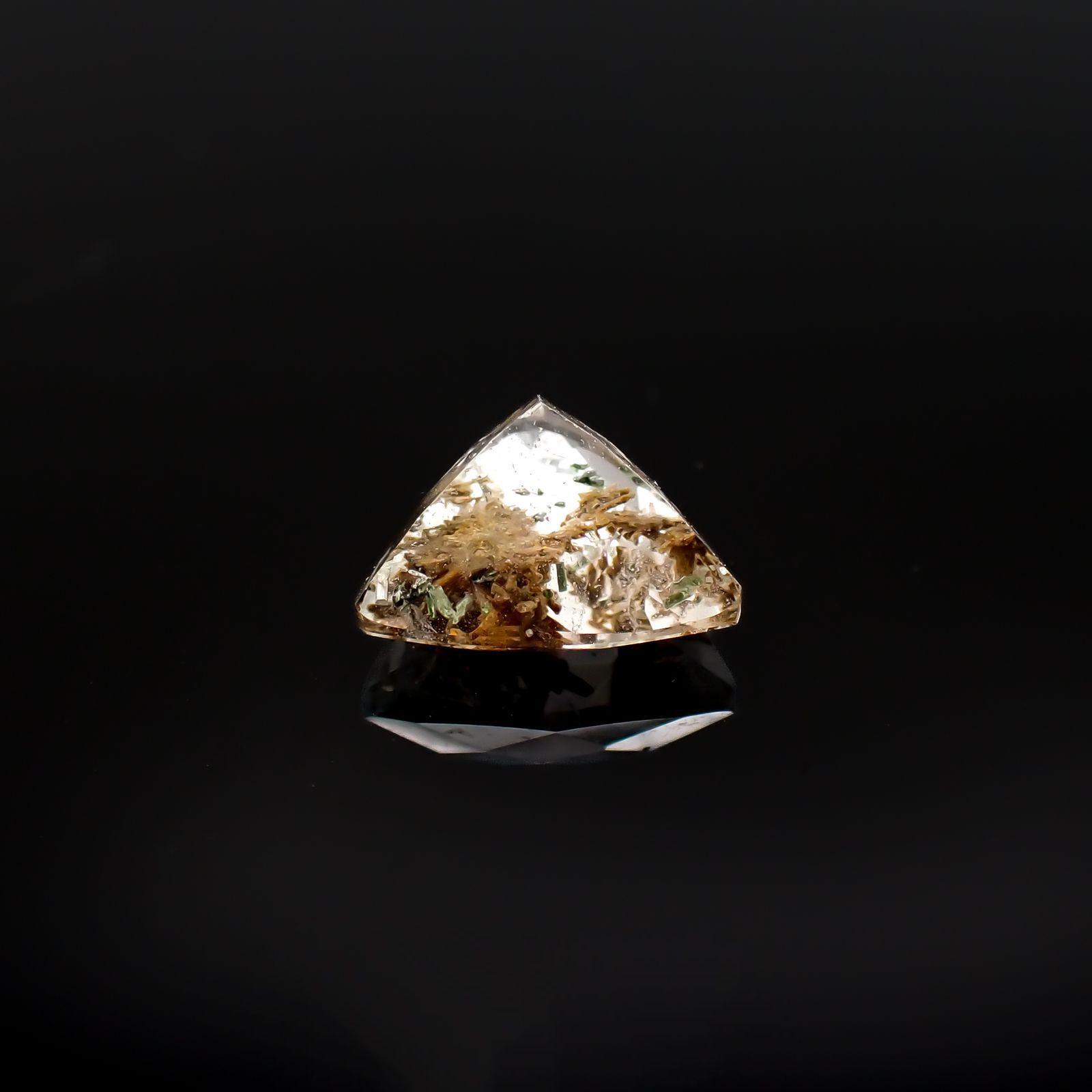 ヘデンベルジャイトインクォーツ インドネシア産 2.01ct[220917828]9.2x8.9mm前後
