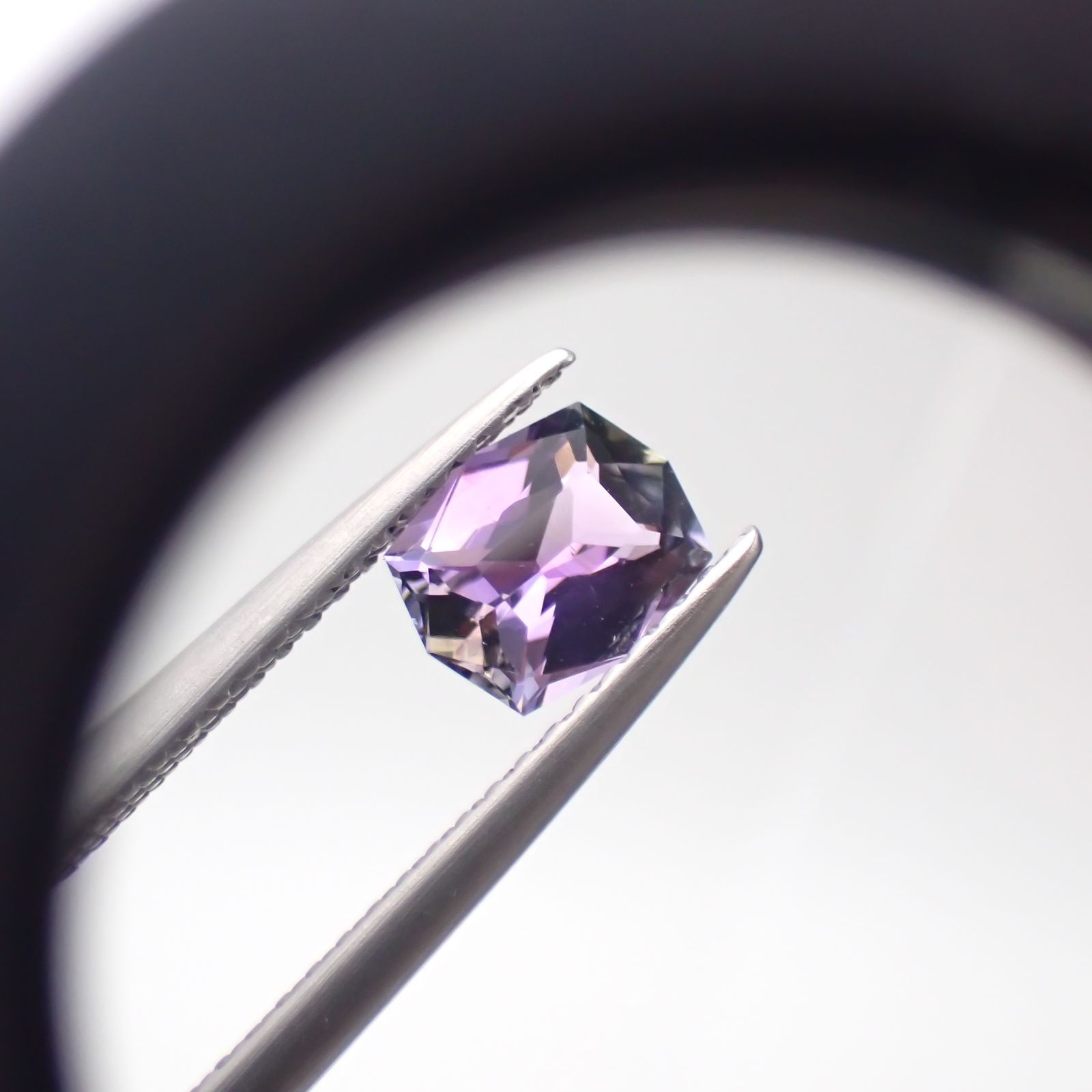◇カスタムカット◇バイカラータンザナイト 非加熱 タンザニア産 0.87ct [241029371]6.9x5.5mm前後
