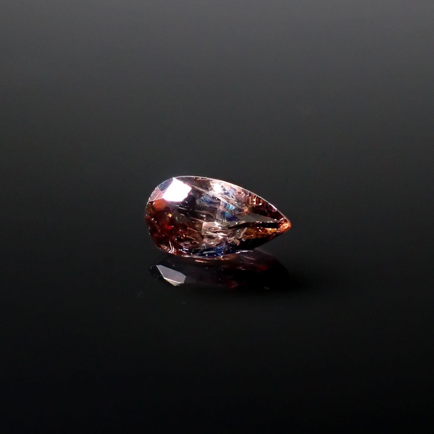 ブルーティントアキシナイト パキスタン産 0.29ct [241229597]5.9x3.2mm前後