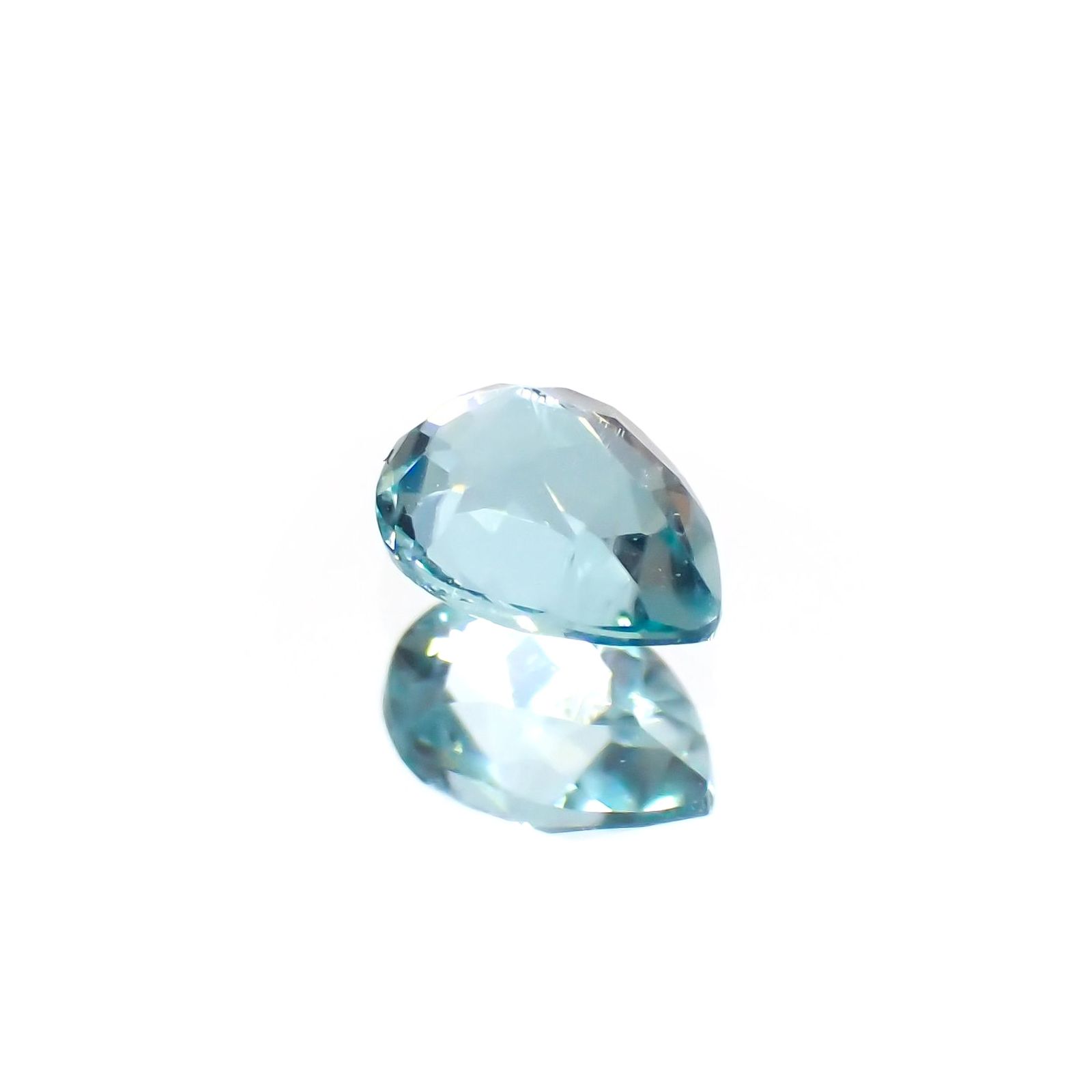 グランディディエライト(宝石名グランディディエライト)マダガスカル産 識別済 0.24ct / 4.5x3.2mm前後 [260414803]