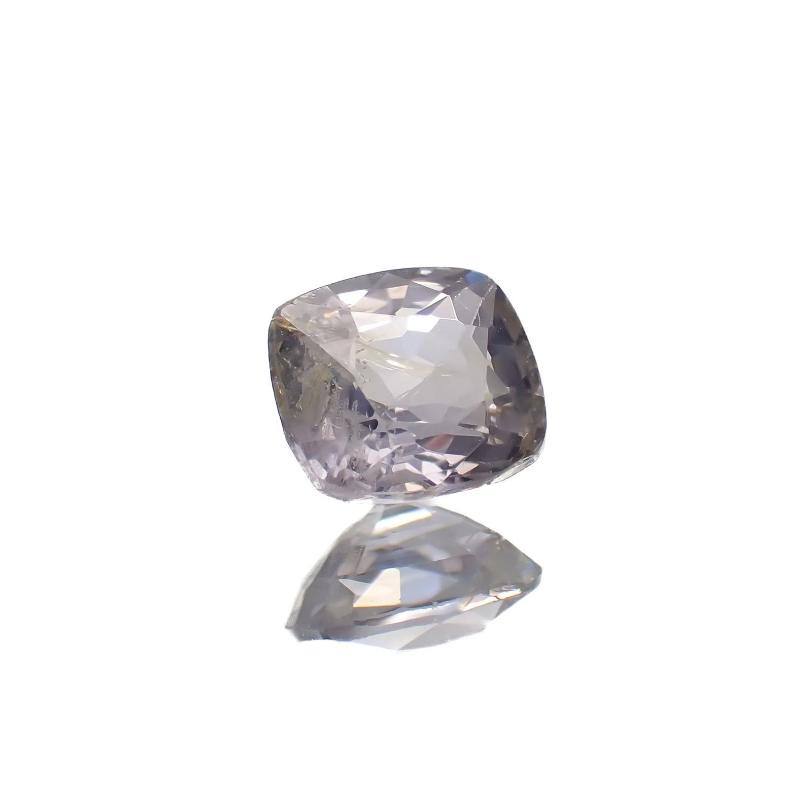 グレースピネル(宝石名スピネル)ビルマ/マダガスカル産 0.77ct 識別済[220817560]5.7x5.1mm前後