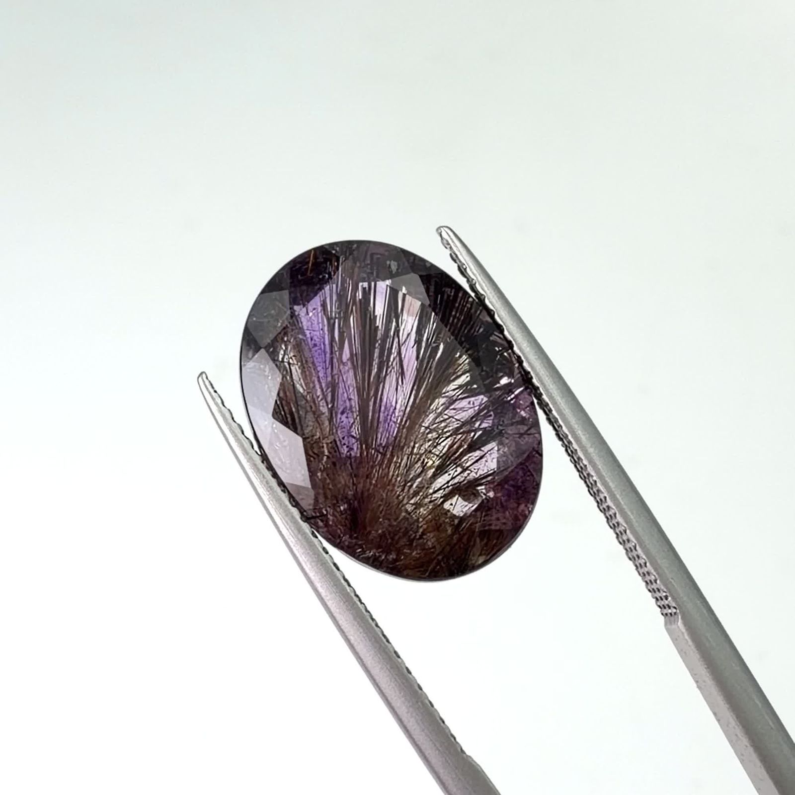 スーパーセブン ブラジル産 9.50ct / 16.9x12.5mm前後 [260231683