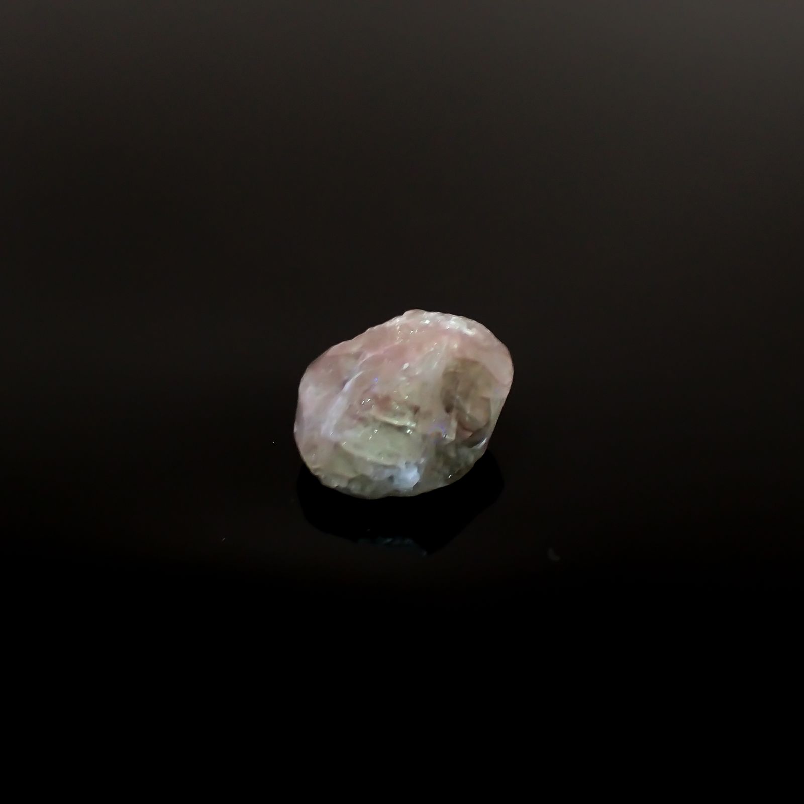 アレキサンドライト 原石 ロシア産 5.70ct[240427023]11.5x9.5mm前後