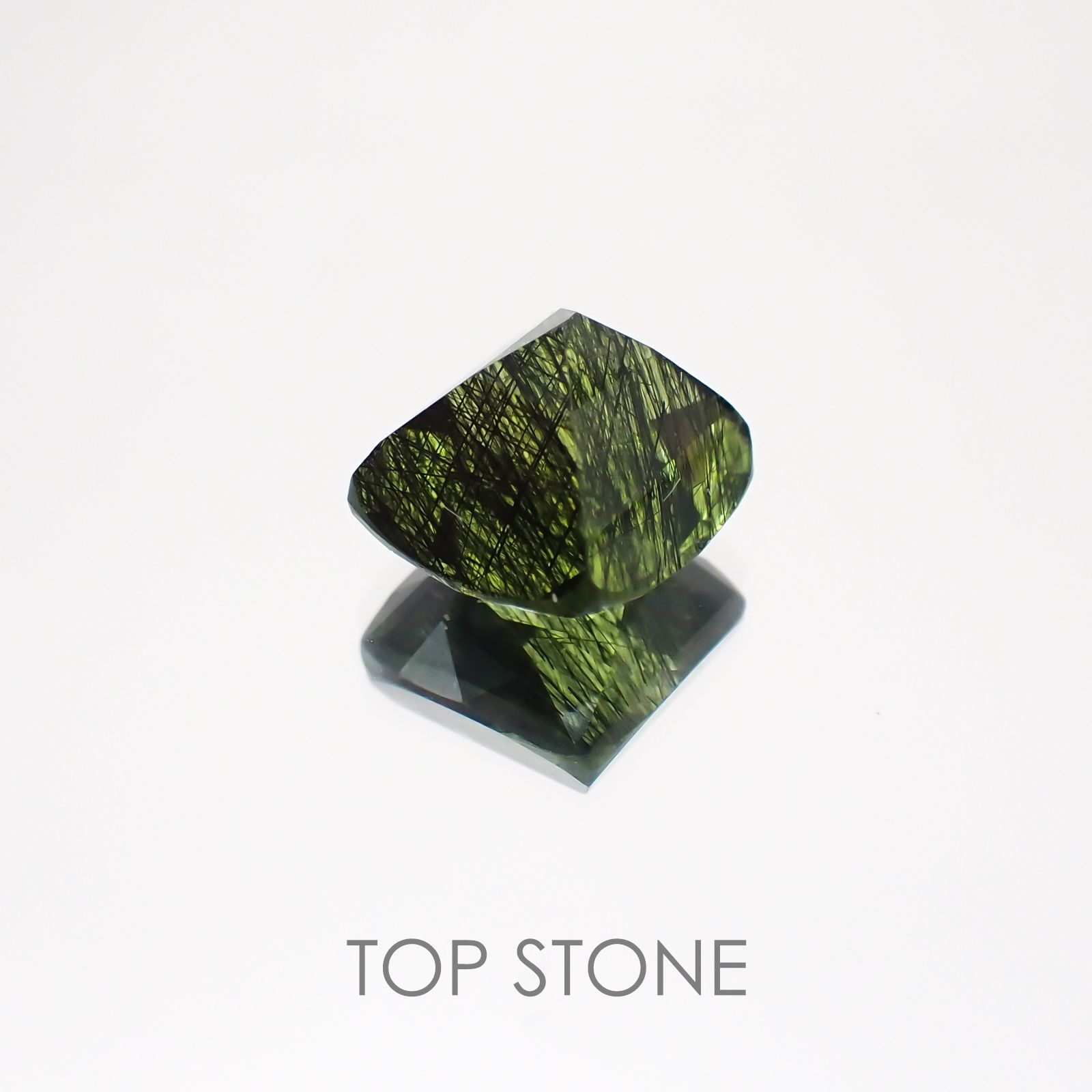 ルドウィジャイトインペリドット  パキスタン産 ルース 3.07ct[20128798]8.2×7.8mm前後