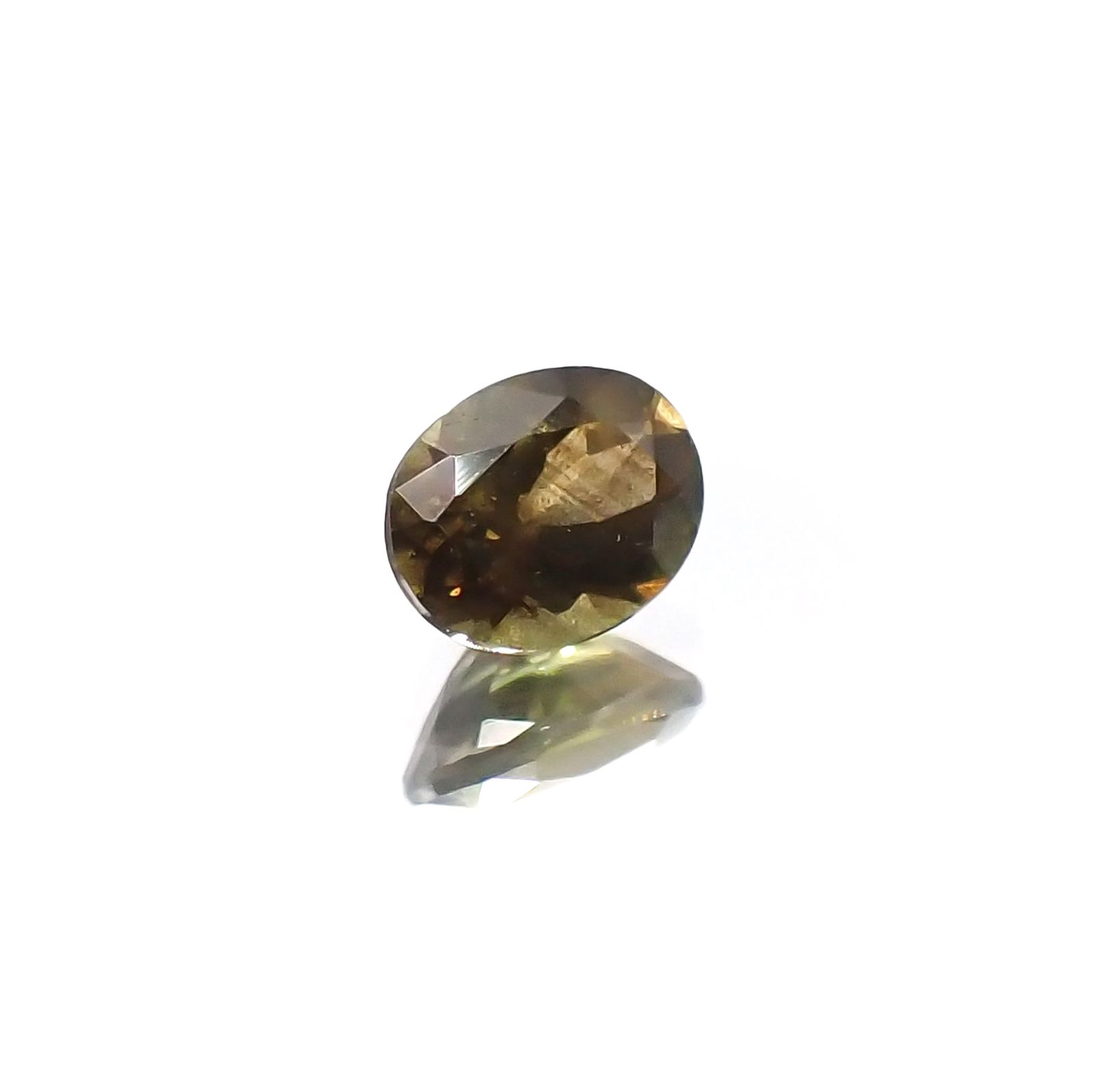 ゴールドシーンサファイア(宝石名シーン・サファイア)ケニア産 識別済 0.38ct / 4.7x3.7mm前後 [220717172]