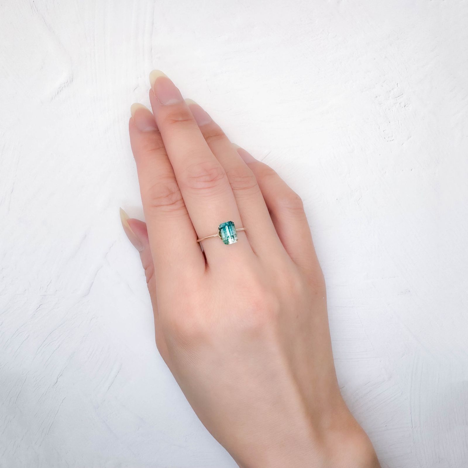 バイカラートルマリン アフガニスタン産 1.72ct [250730924]7.5x5.3mm前後