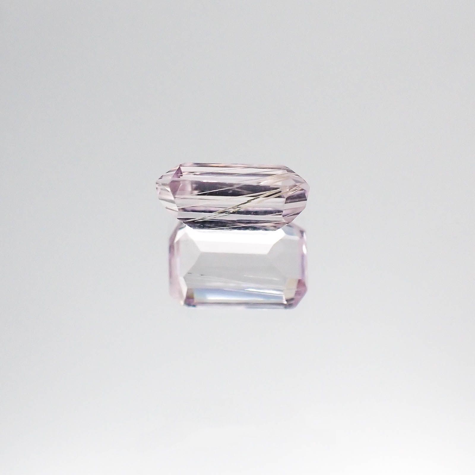 クンツァイト(宝石名クンツァイト)アフガニスタン産 1.83ct 識別済[231023871]8.6x5.7mm前後