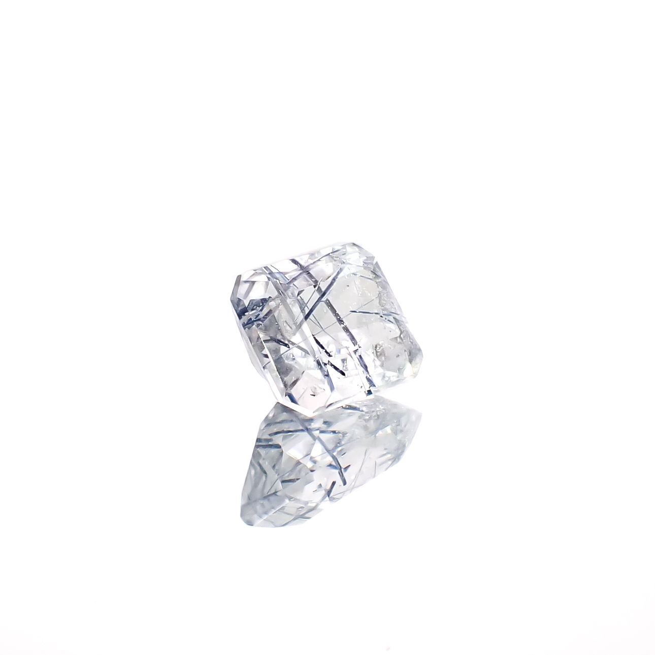 インディゴライトインクォーツ ブラジル産 2.55ct [241229599]8.7x7.4mm前後