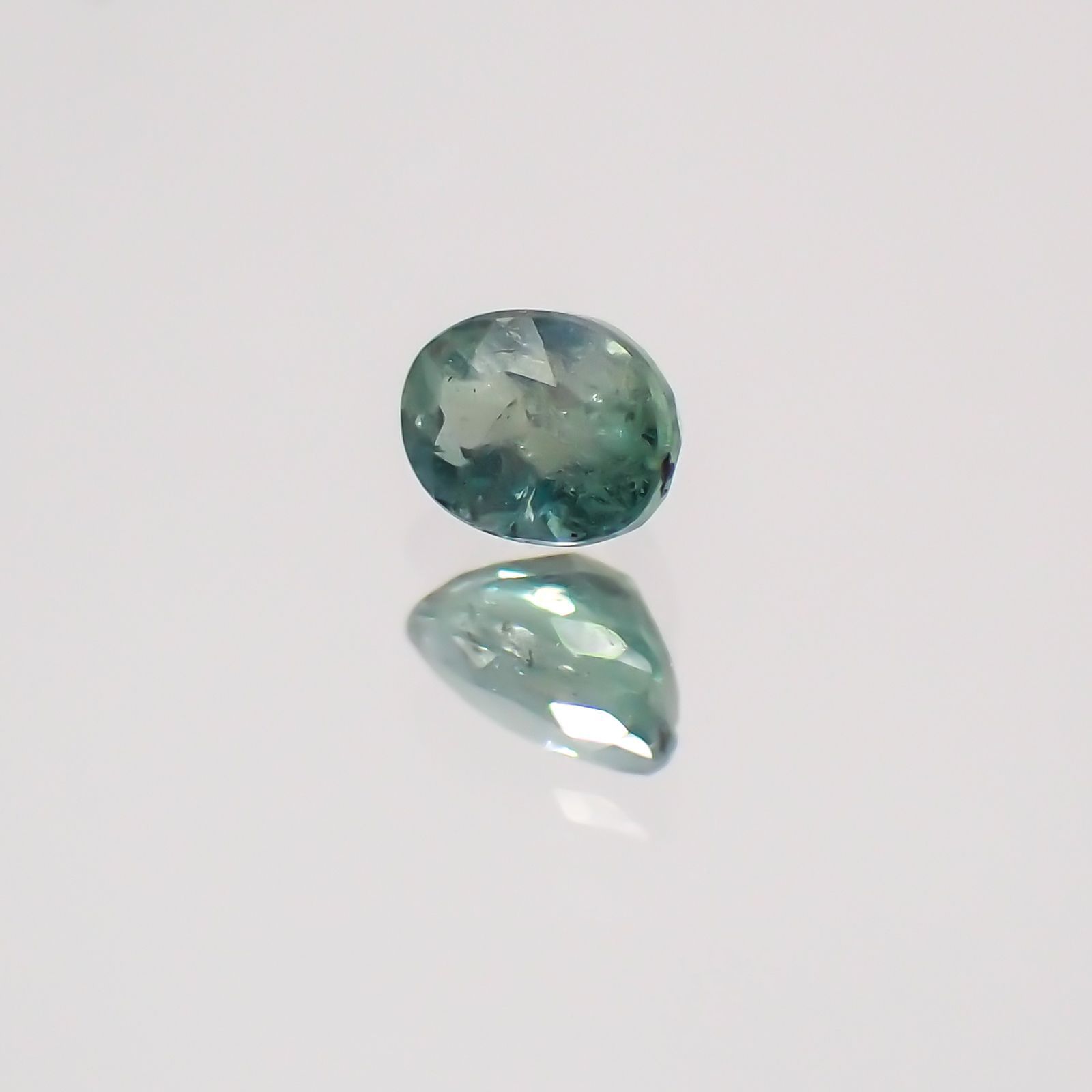 アレキサンドライト ブラジル産 ルース 0.104ct[20052346]3.1×2.4mm前後