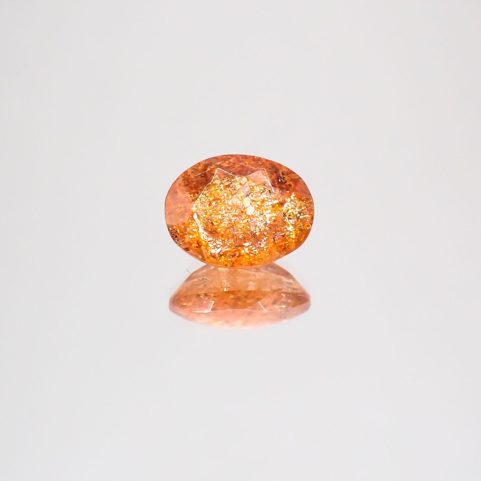 イリュージョンサンストーン(宝石名フェルドスパー) タンザニア産 1.66ct 識別済[210610871]8.9×6.9mm前後