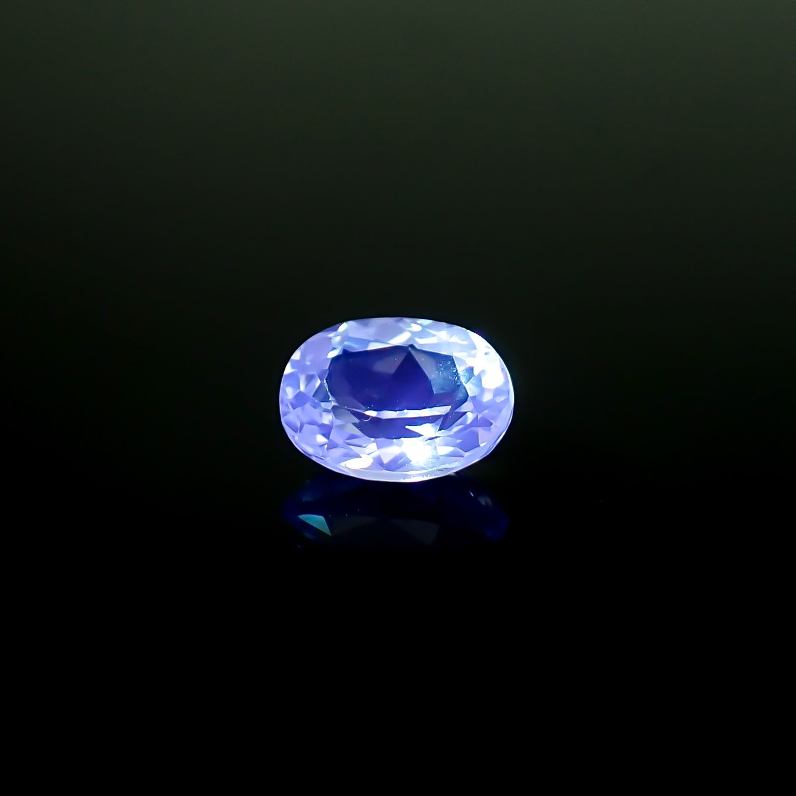 シルバーアパタイト フルオレッセンス アフリカ産 識別済 1.09ct / 7.4x5.5mm前後 [260632513]
