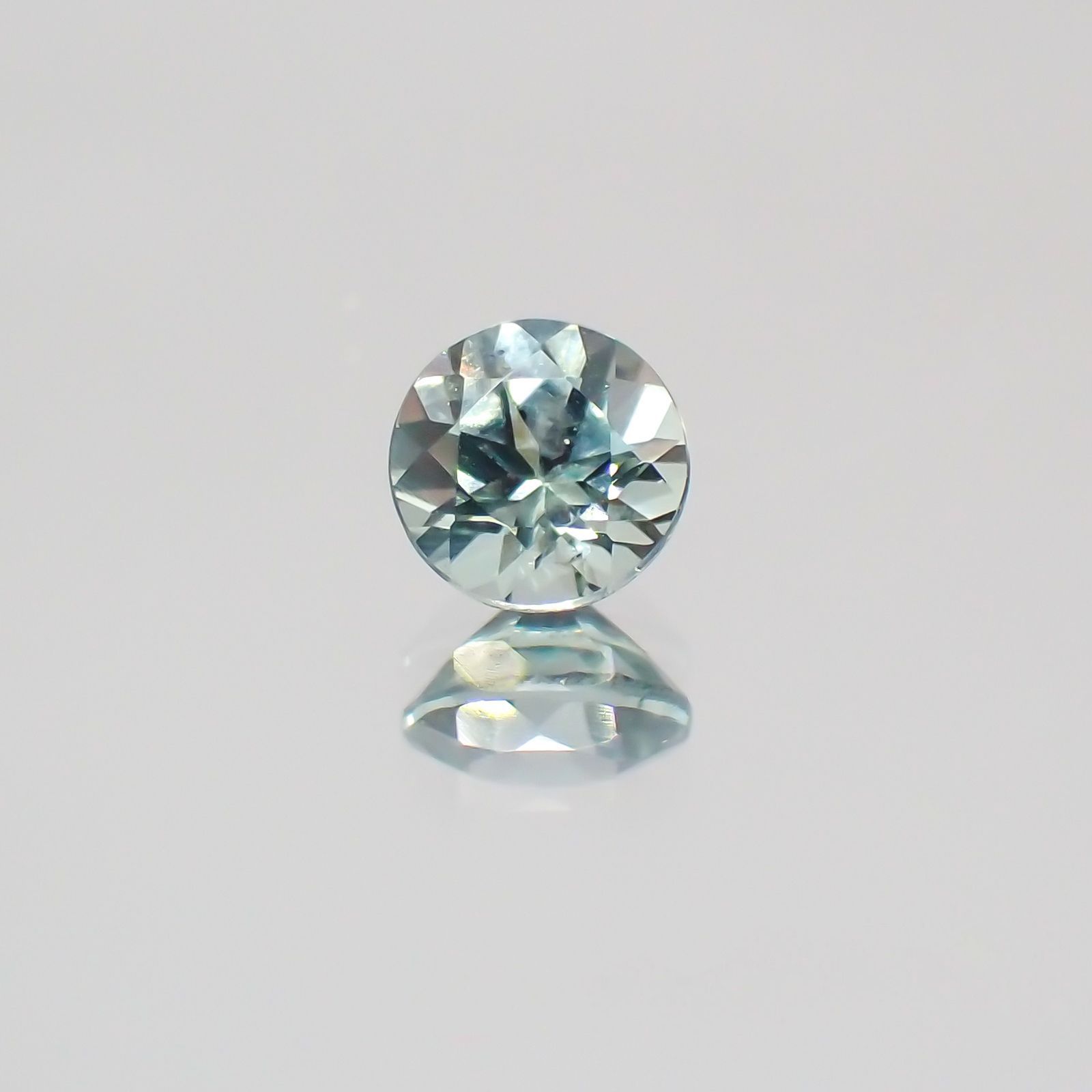 モンタナサファイア アメリカ産 ルース 0.33ct[21029904]3.8×3.8mm前後