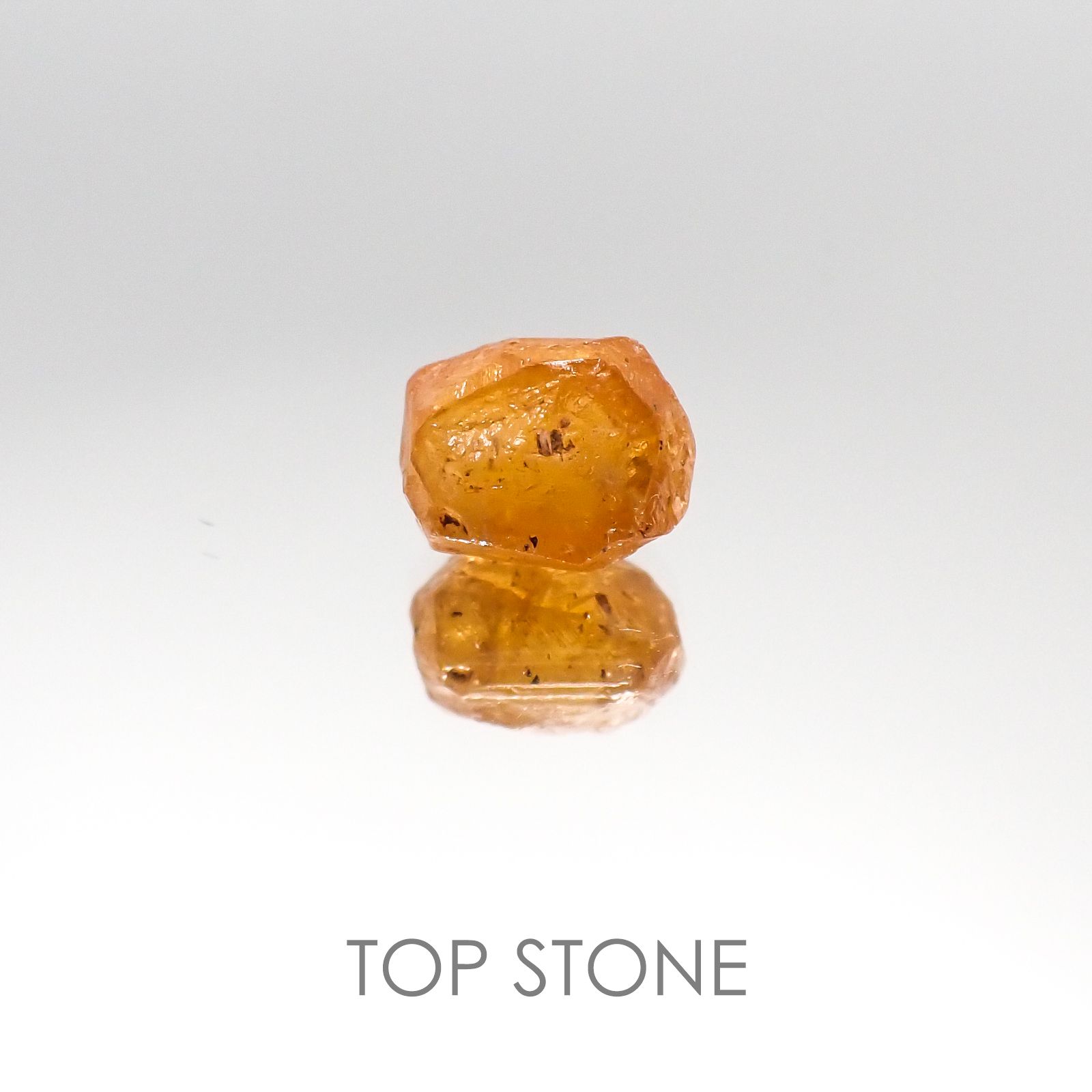 スペサルティンガーネット マンダリンオレンジカラー タンザニア産 原石・結晶 2.14ct[20095406]7.3×5.6mm前後