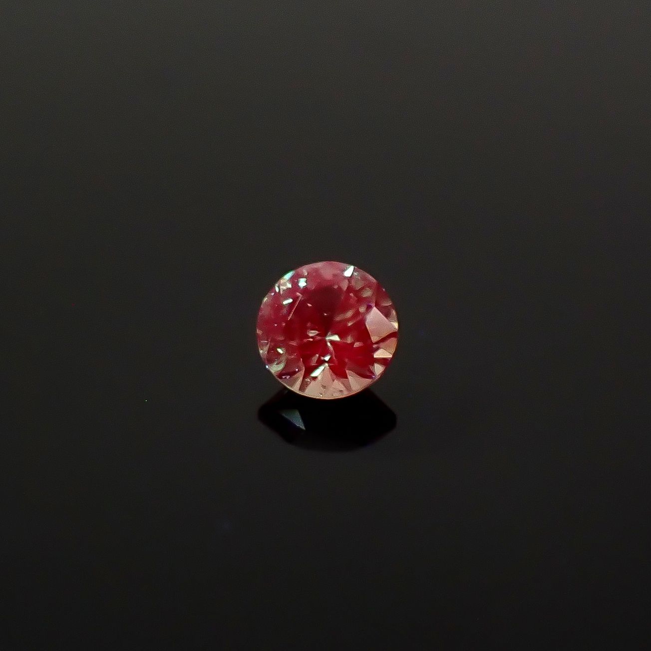 アレキサンドライト ロシア産 0.094ct / 2.7x2.7mm前後 [260532149]