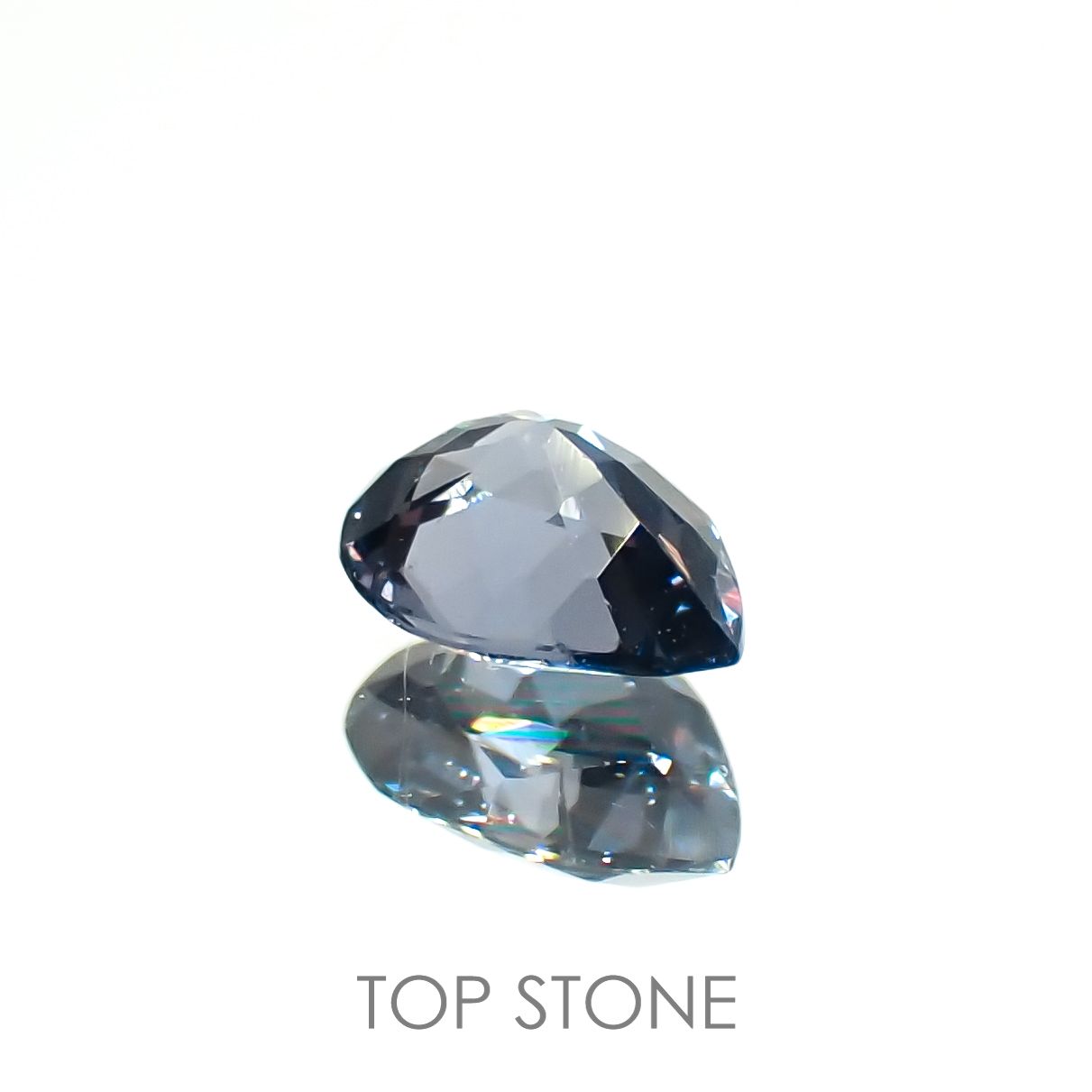 カラーチェンジガーネット アレキタイプ(宝石名ガーネット)マダガスカル・ベキリー産 0.16ct 識別済[221119063]4.1x3mm前後