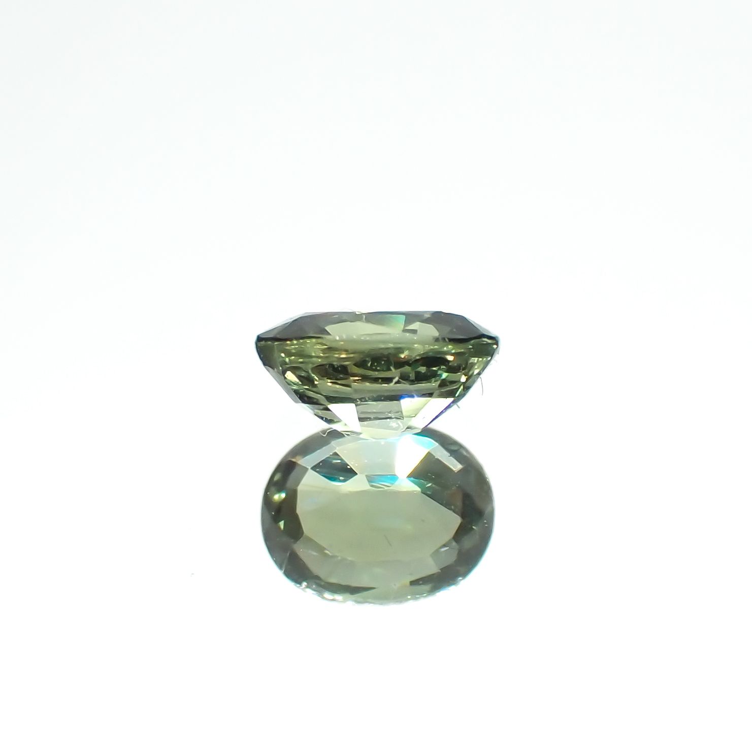 アレキサンドライト(宝石名アレキサンドライト)タンザニア産 0.33ct 識別済[230321350]4.4x3.5mm前後