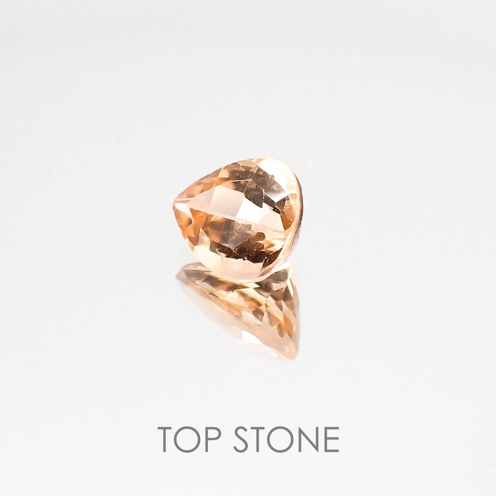 インペリアルトパーズ ブラジル産 ルース 0.87ct[20084388]6.6×5.3mm前後