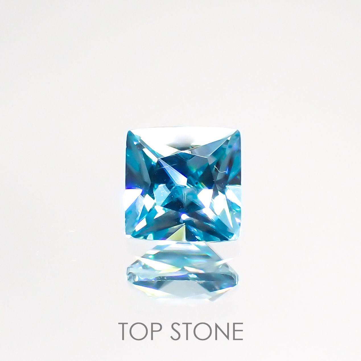 ◇プリンセスカット◇ブルージルコン(宝石名ジルコン) カンボジア産 0.98ct 識別済[210913433]5.1×5.1mm前後