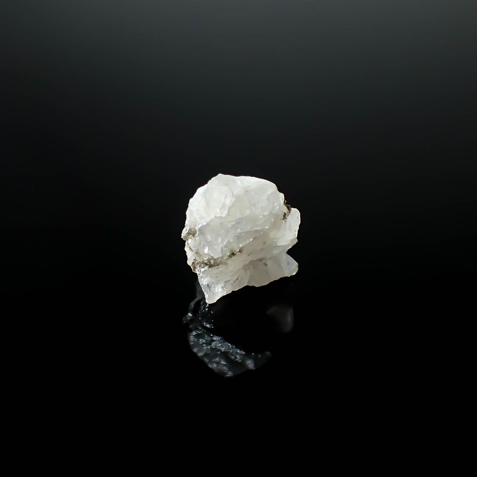 フェナカイト 原石 ロシア産 3.32ct [250730799]9.9x10.2mm前後