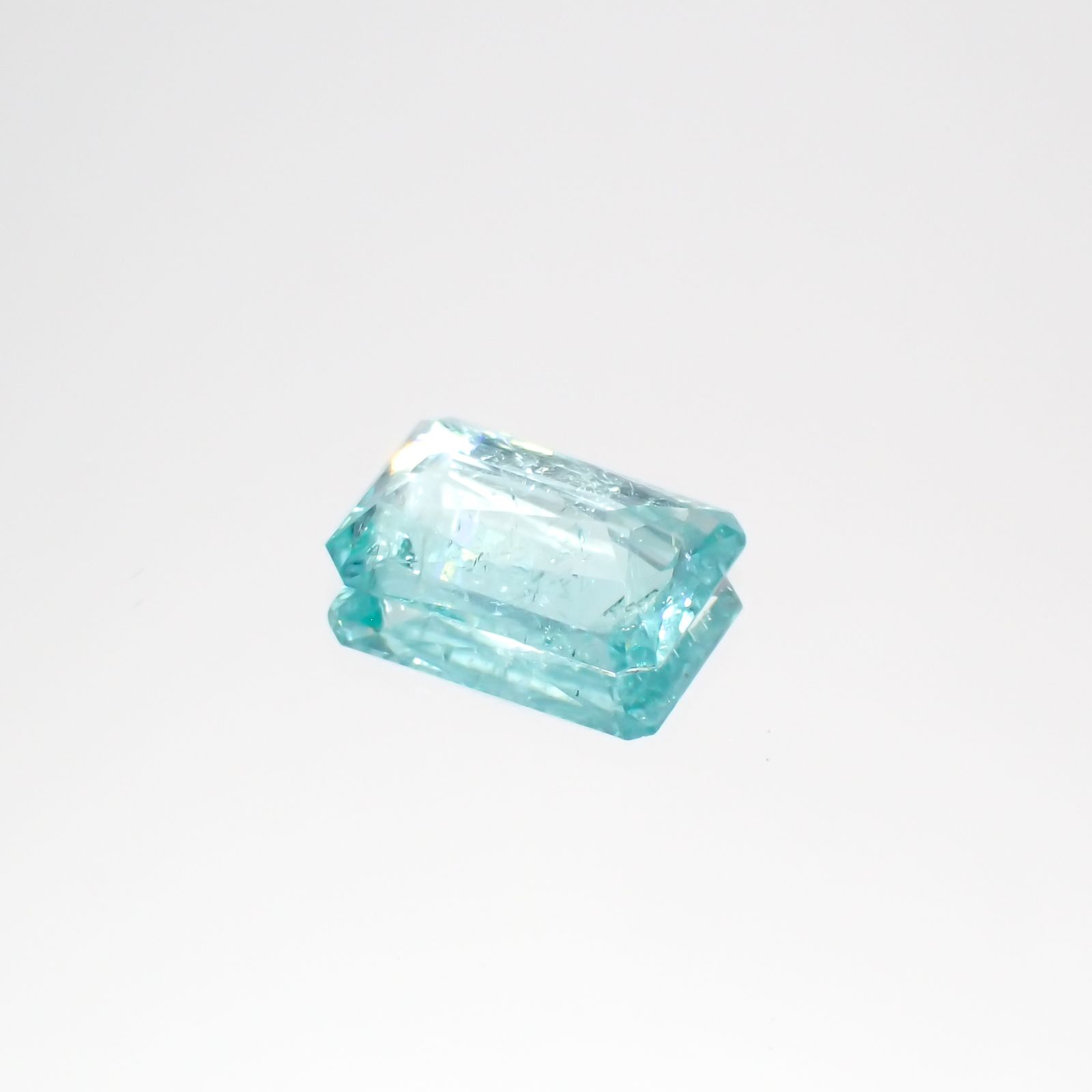 パライバトルマリン(宝石名トルマリン/別名パライバ・トルマリン)モザンビーク産 2.283ct ソ付(宝貴協)[230421880]10.92x7.59mm前後